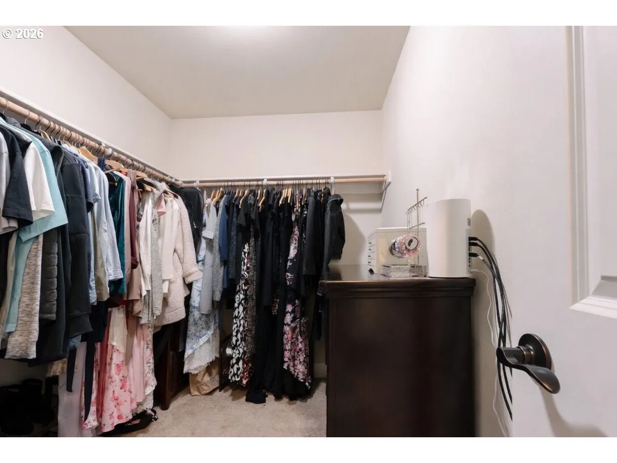 Bedroom, Owner's Suite-Walk-In Closet
