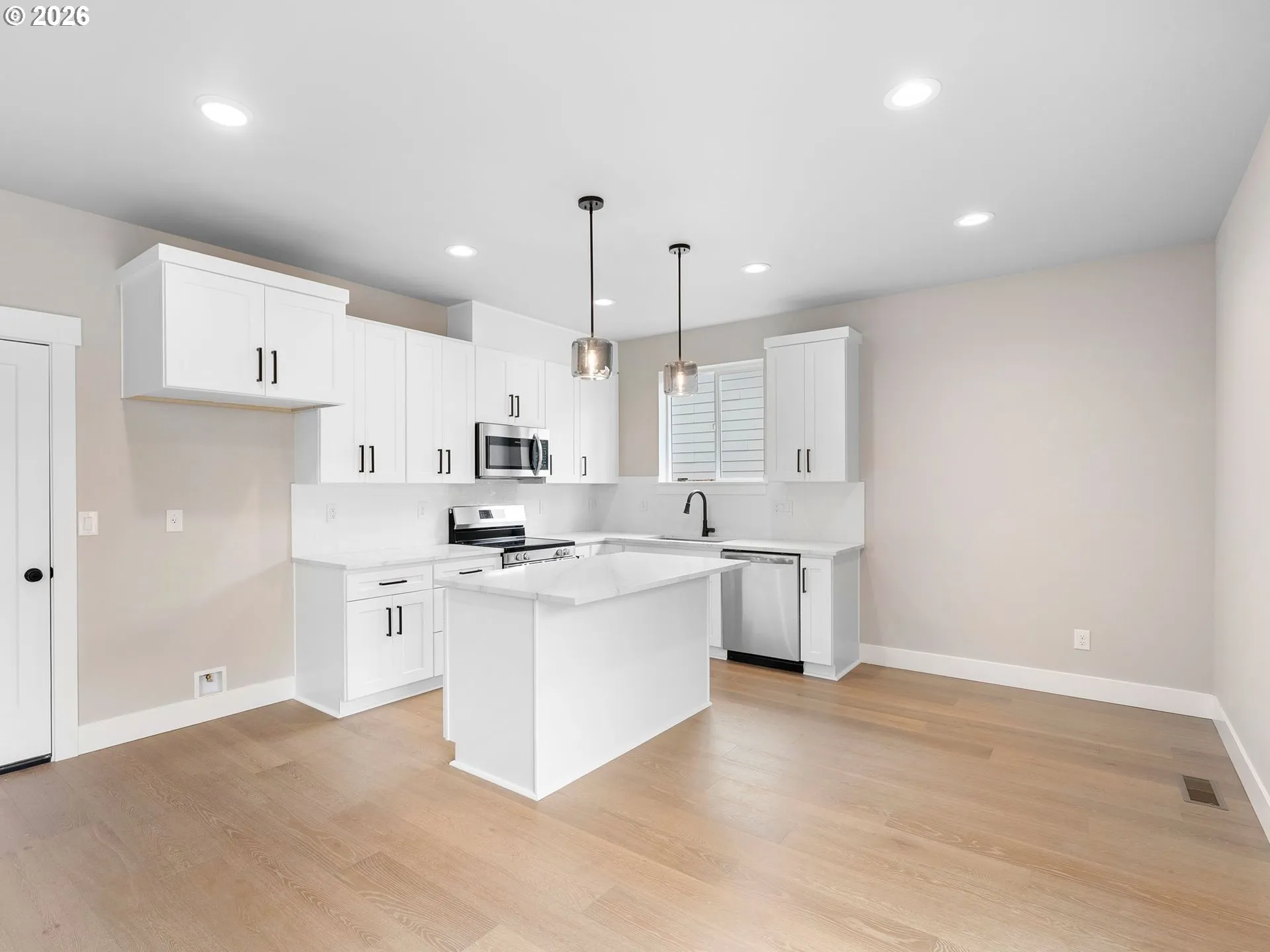 Kitchen-Eating Area