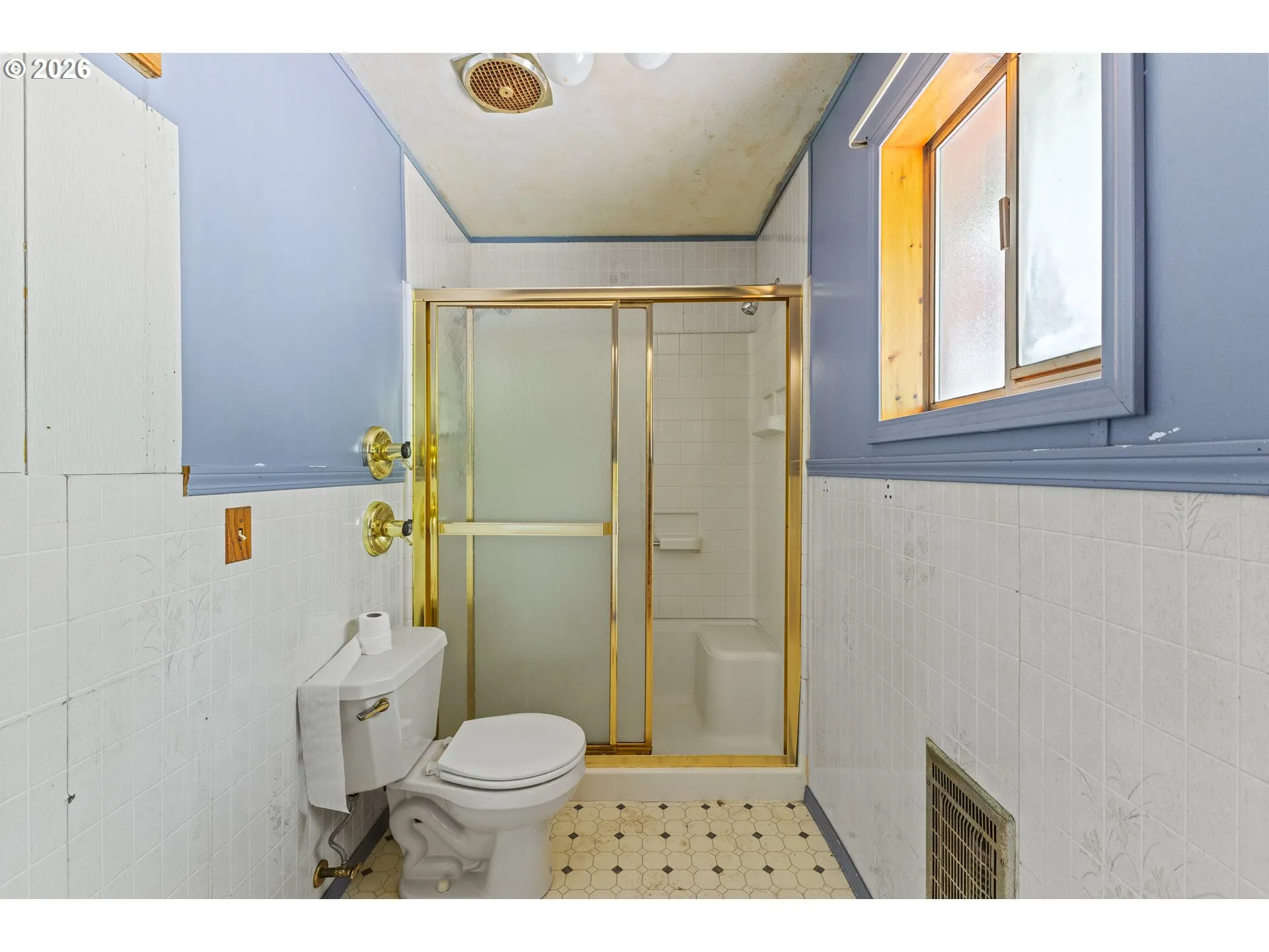 Bathroom, Attached