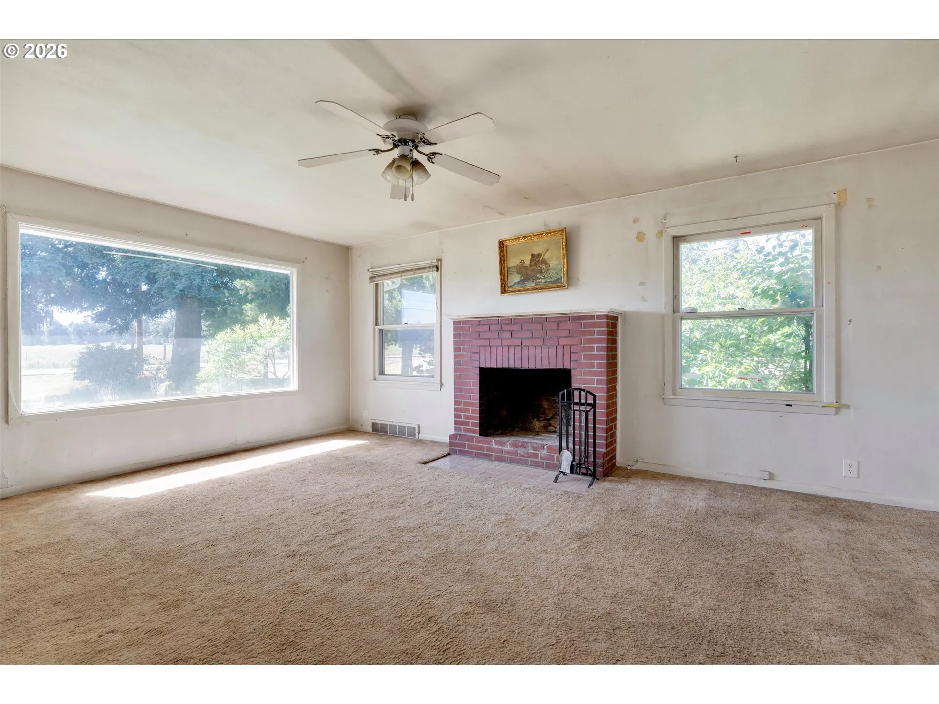 Living Room-Fireplace