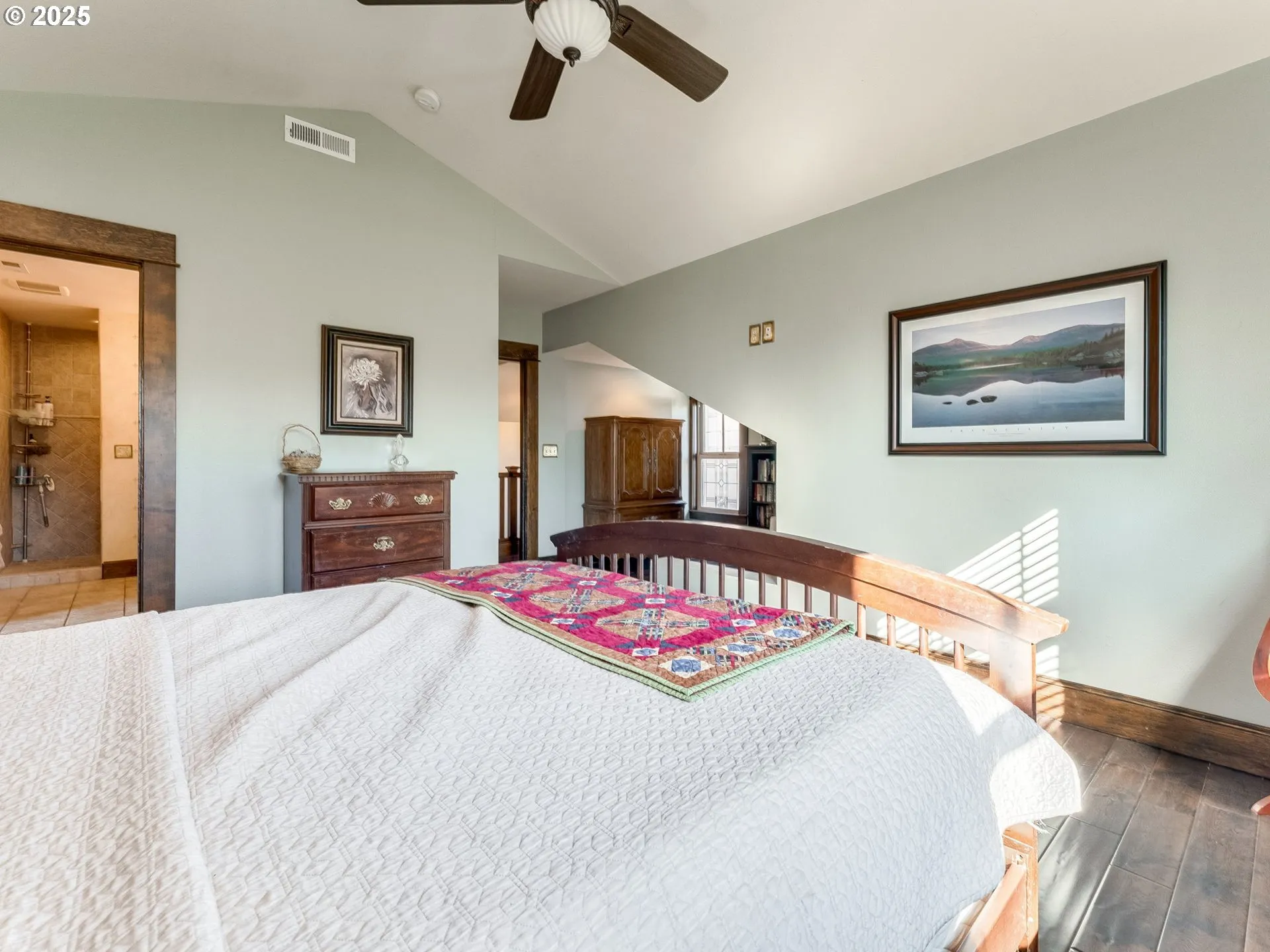 Bedroom, Owner's Suite-Upper