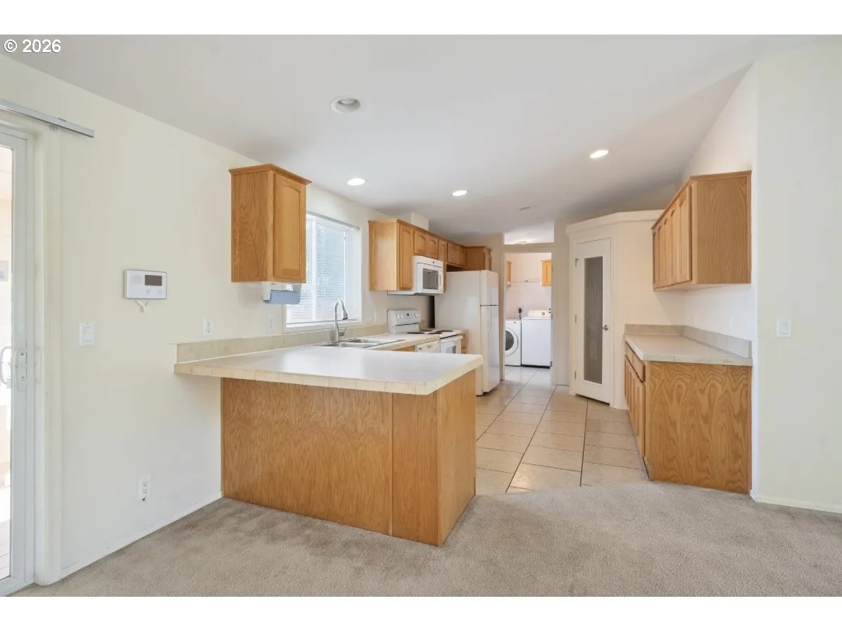 Kitchen/Nook-Eating Area
