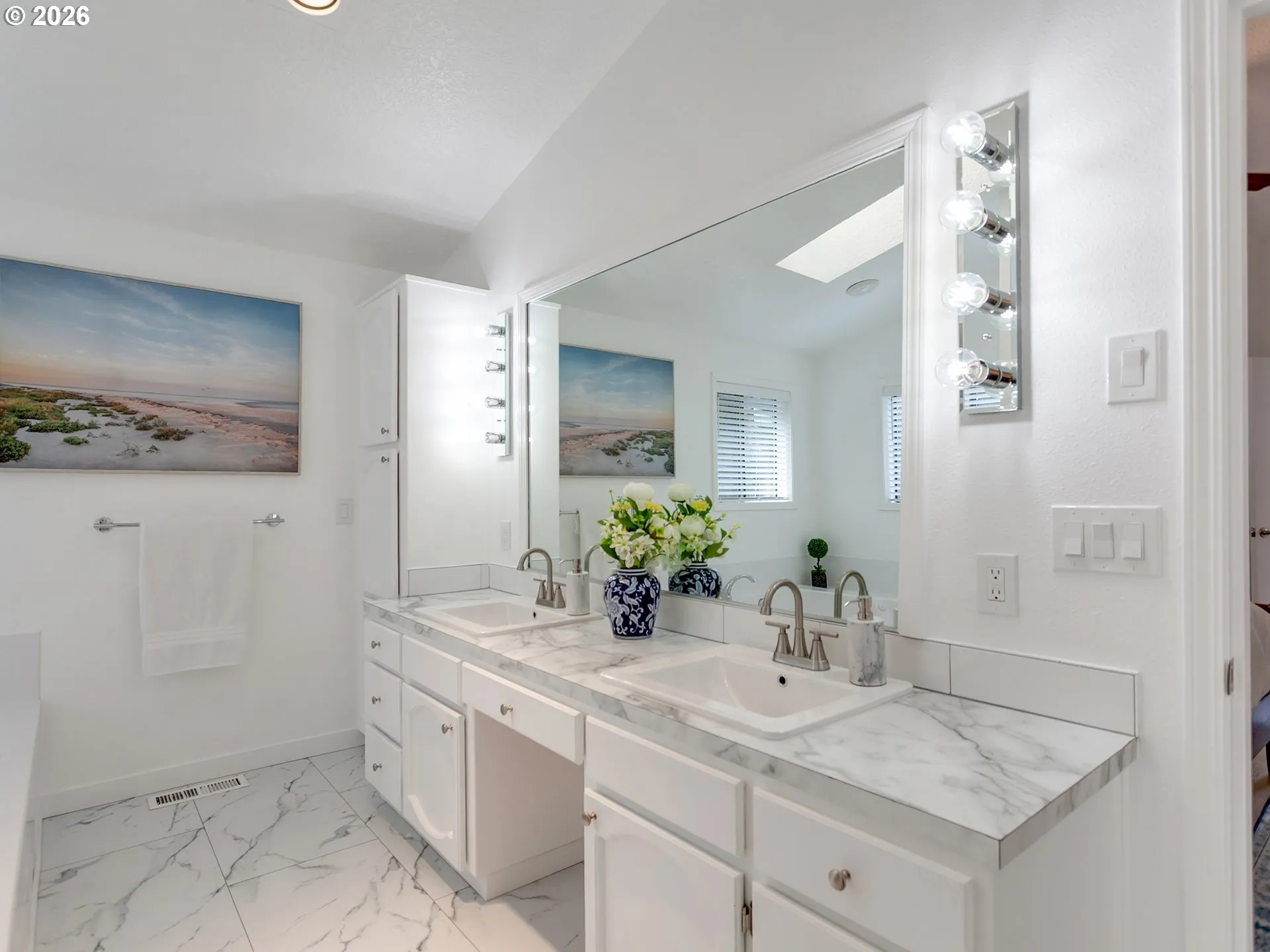 Primary Bedroom-Attached Bathroom