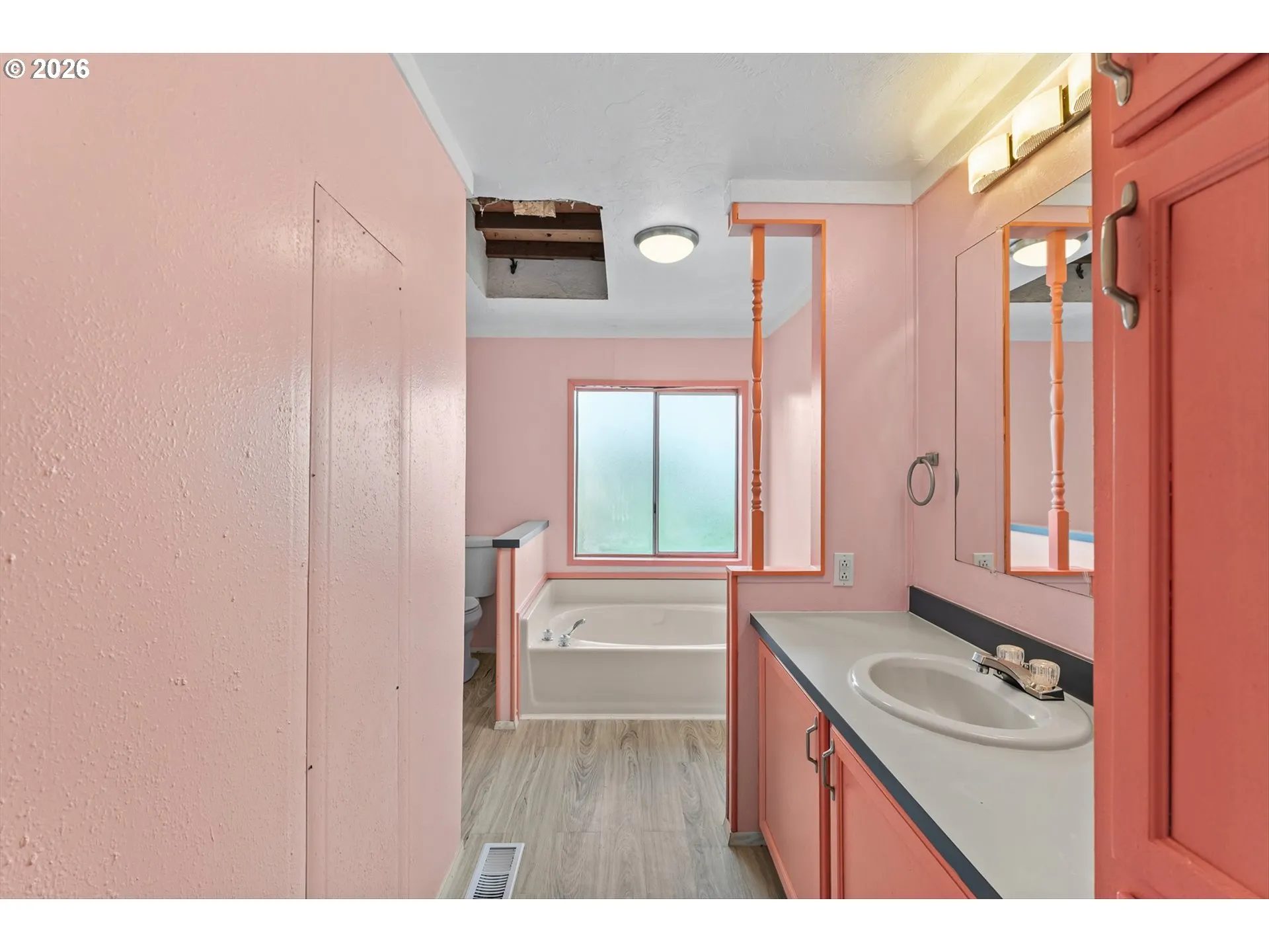 Primary Bedroom-Attached Bathroom