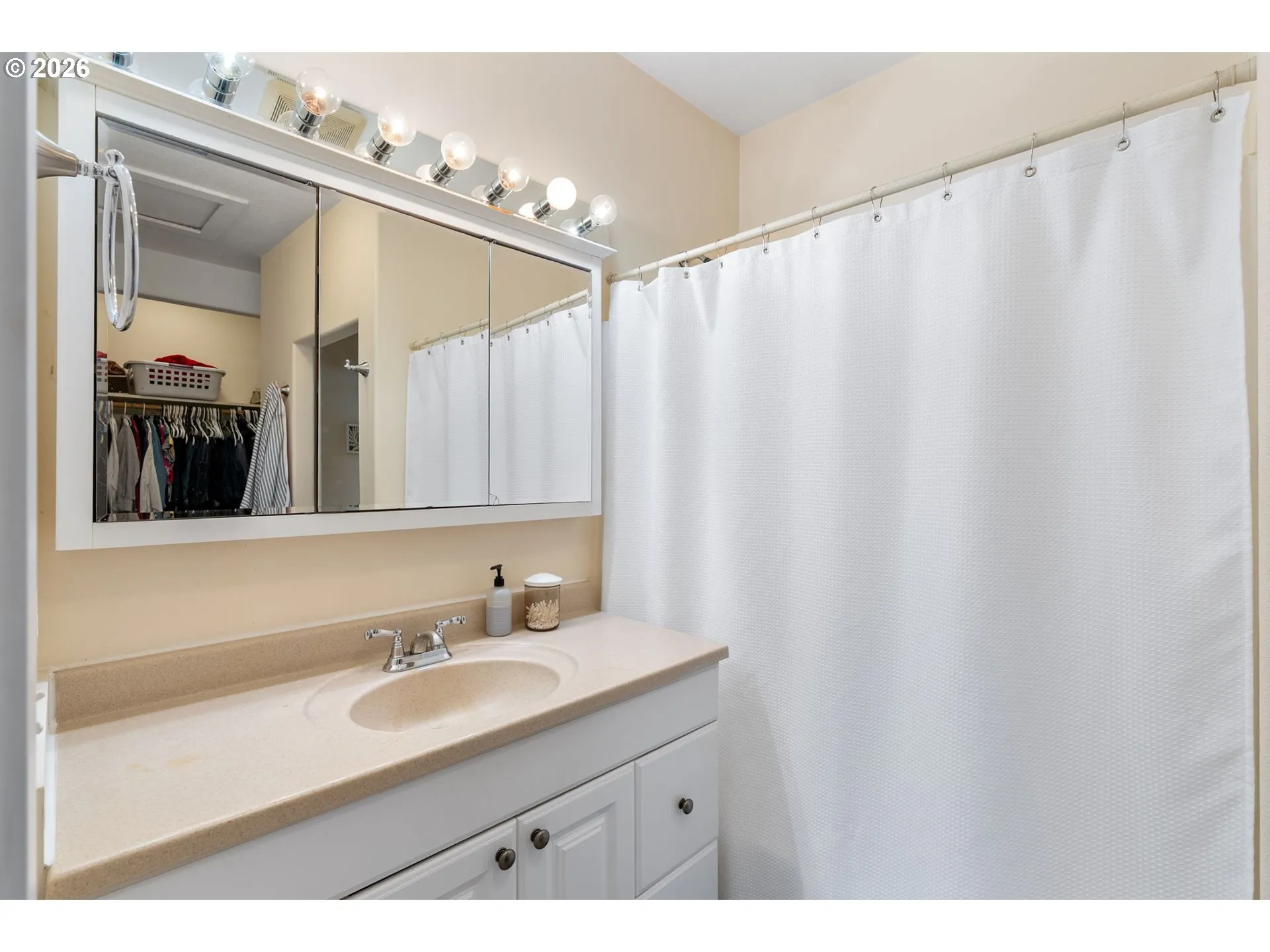 Primary Bedroom-Attached Bathroom