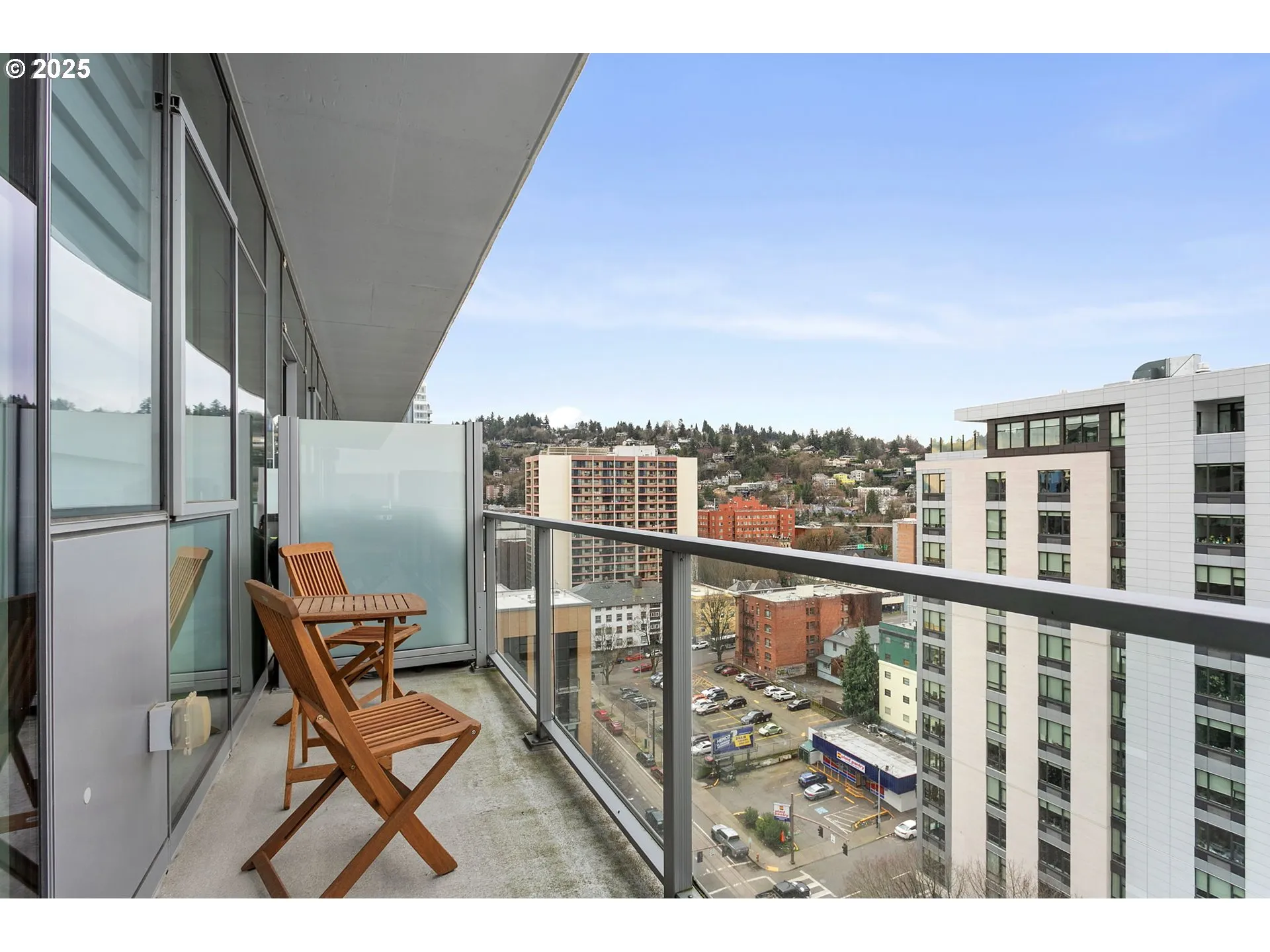 Balcony-Covered