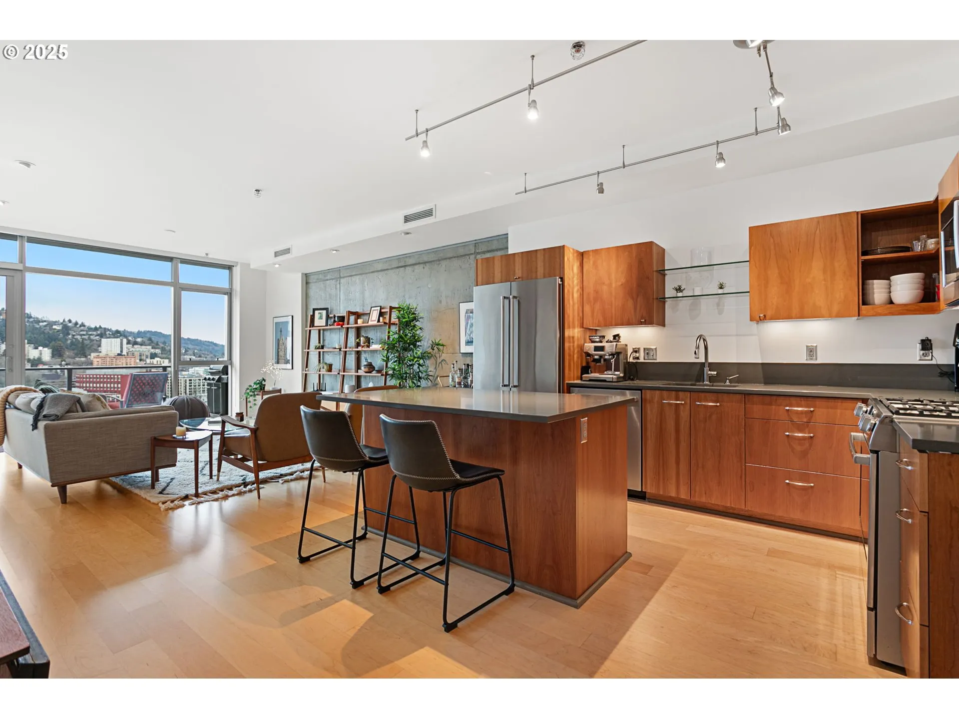 Kitchen/Living Room-Island