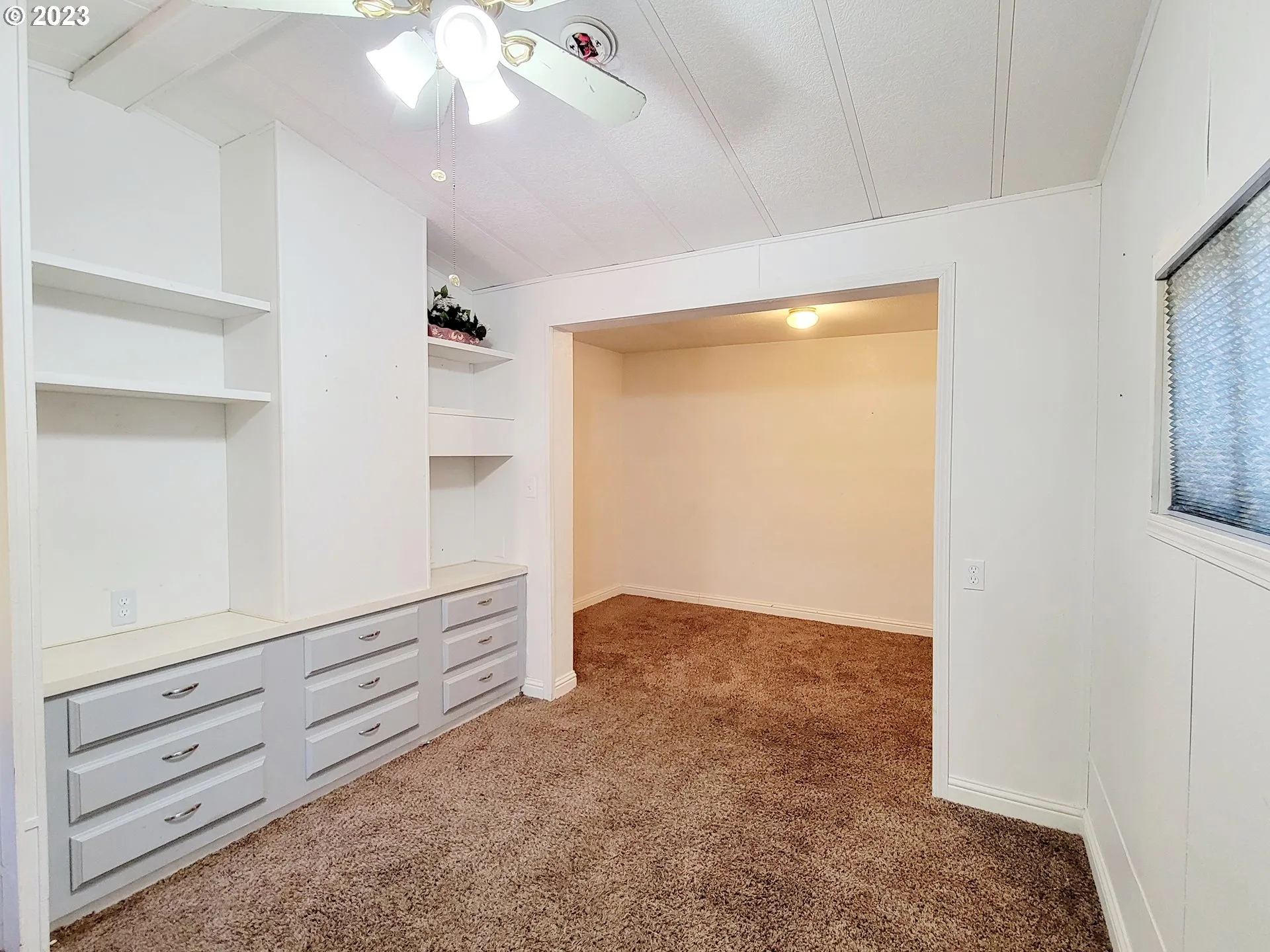 Bedroom, Primary-Ceiling Fan