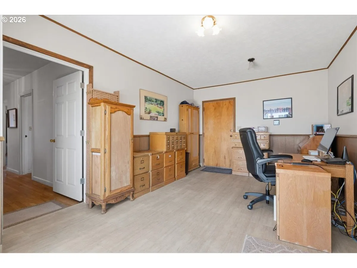 Den/Office-Main