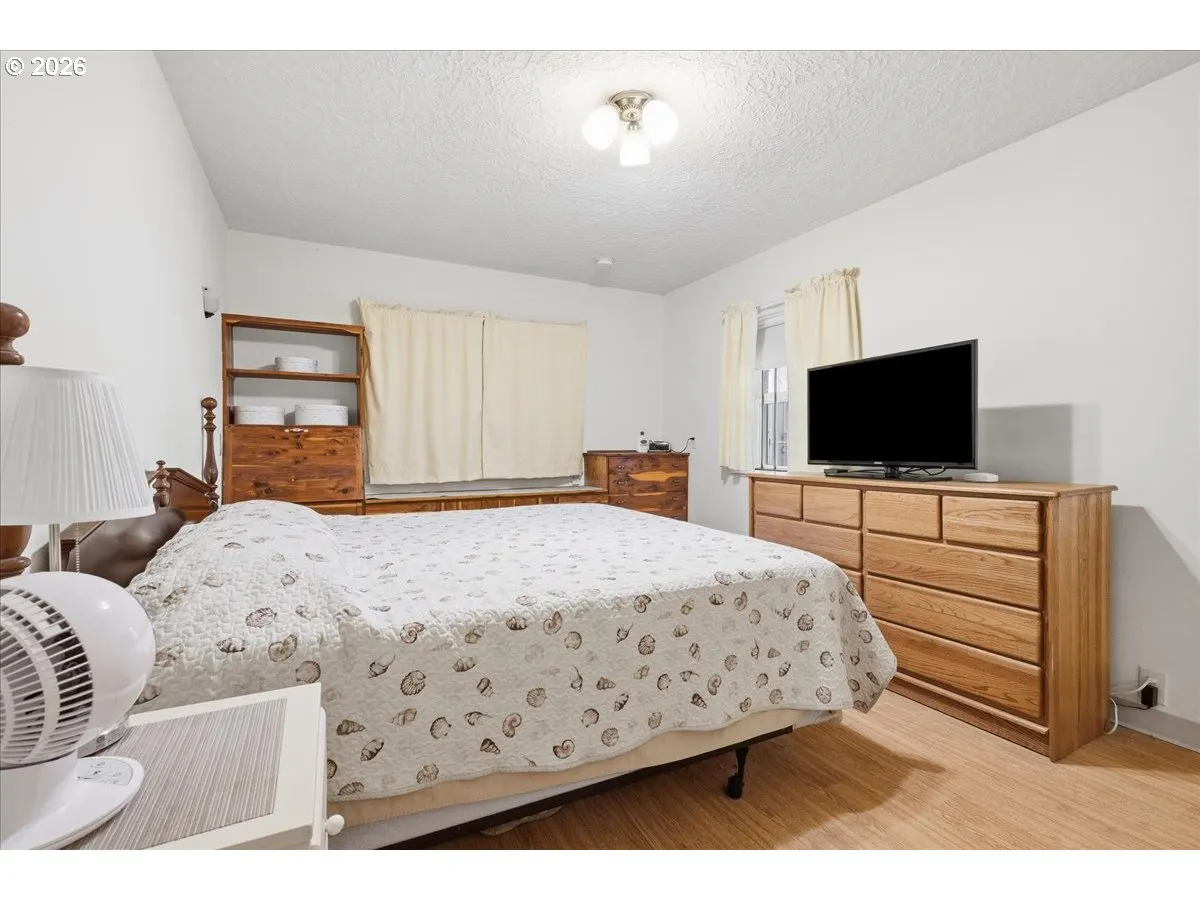 Primary Bedroom-Lower