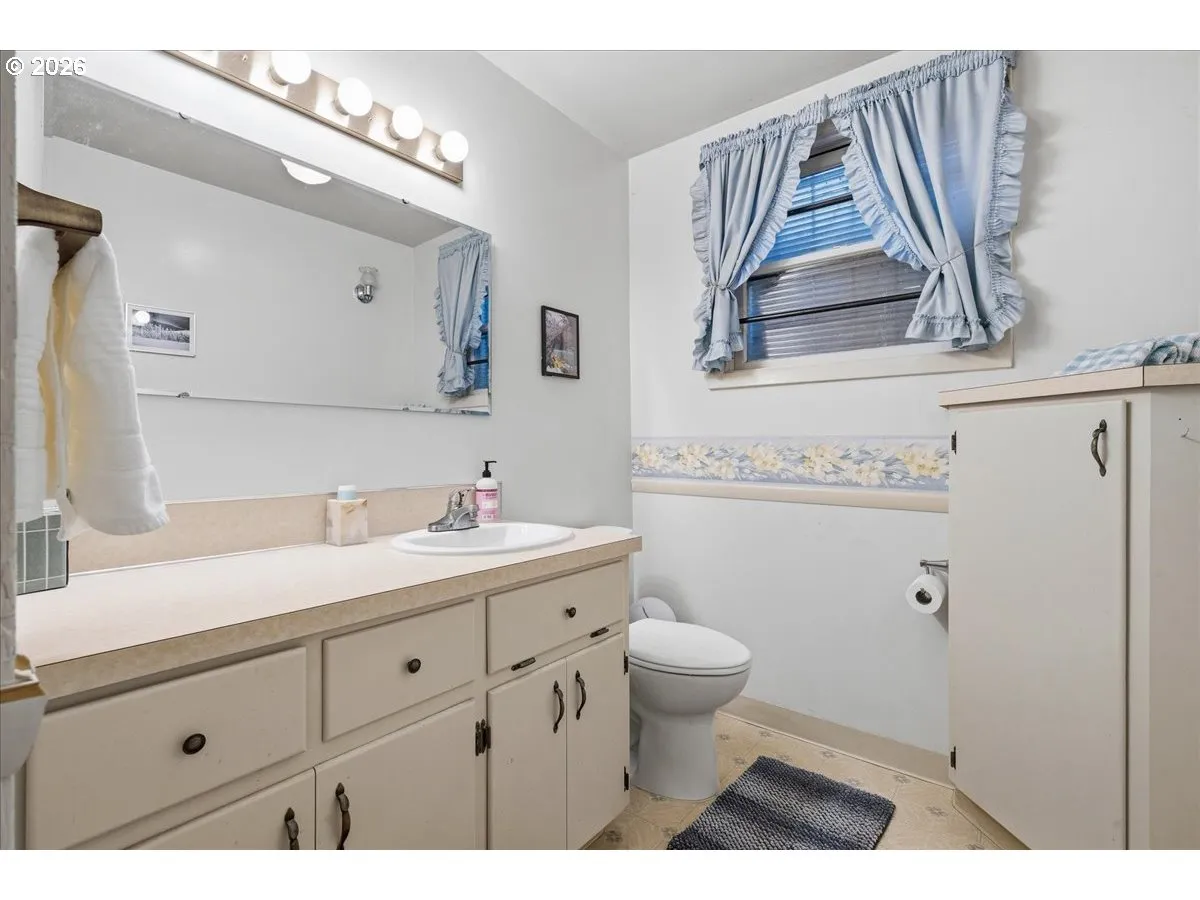Bathroom-Lower