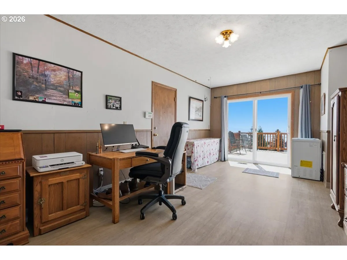 Den/Office-Main