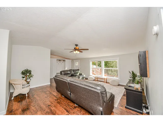 Living Room-Ceiling Fan