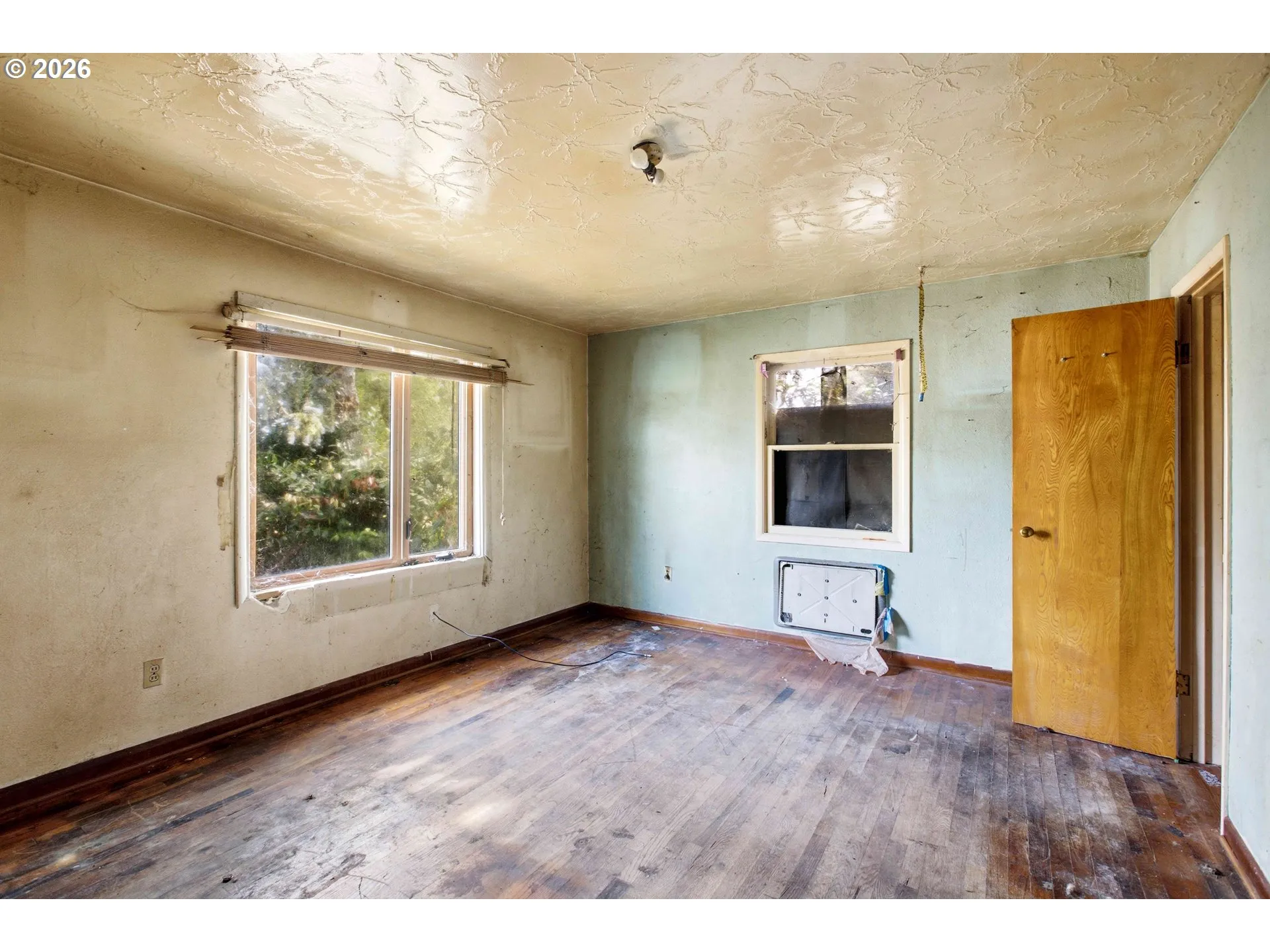 Bedroom, Primary