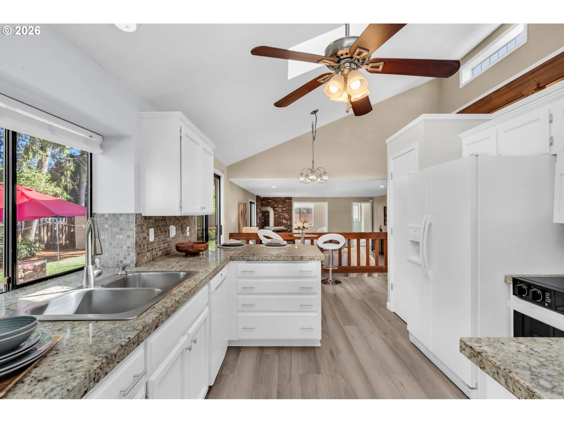 Kitchen/Nook-Eating Area