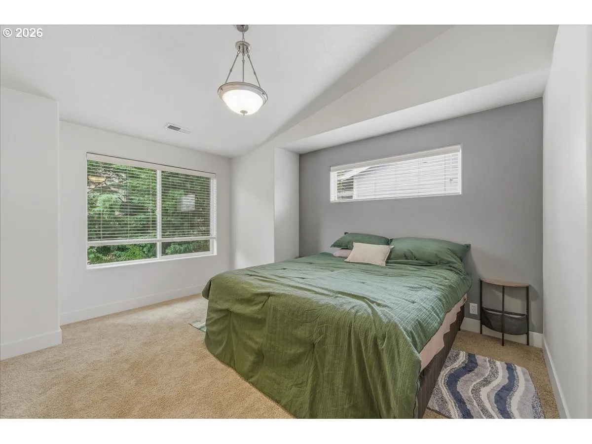 Bedroom, Primary-Vaulted Ceilings