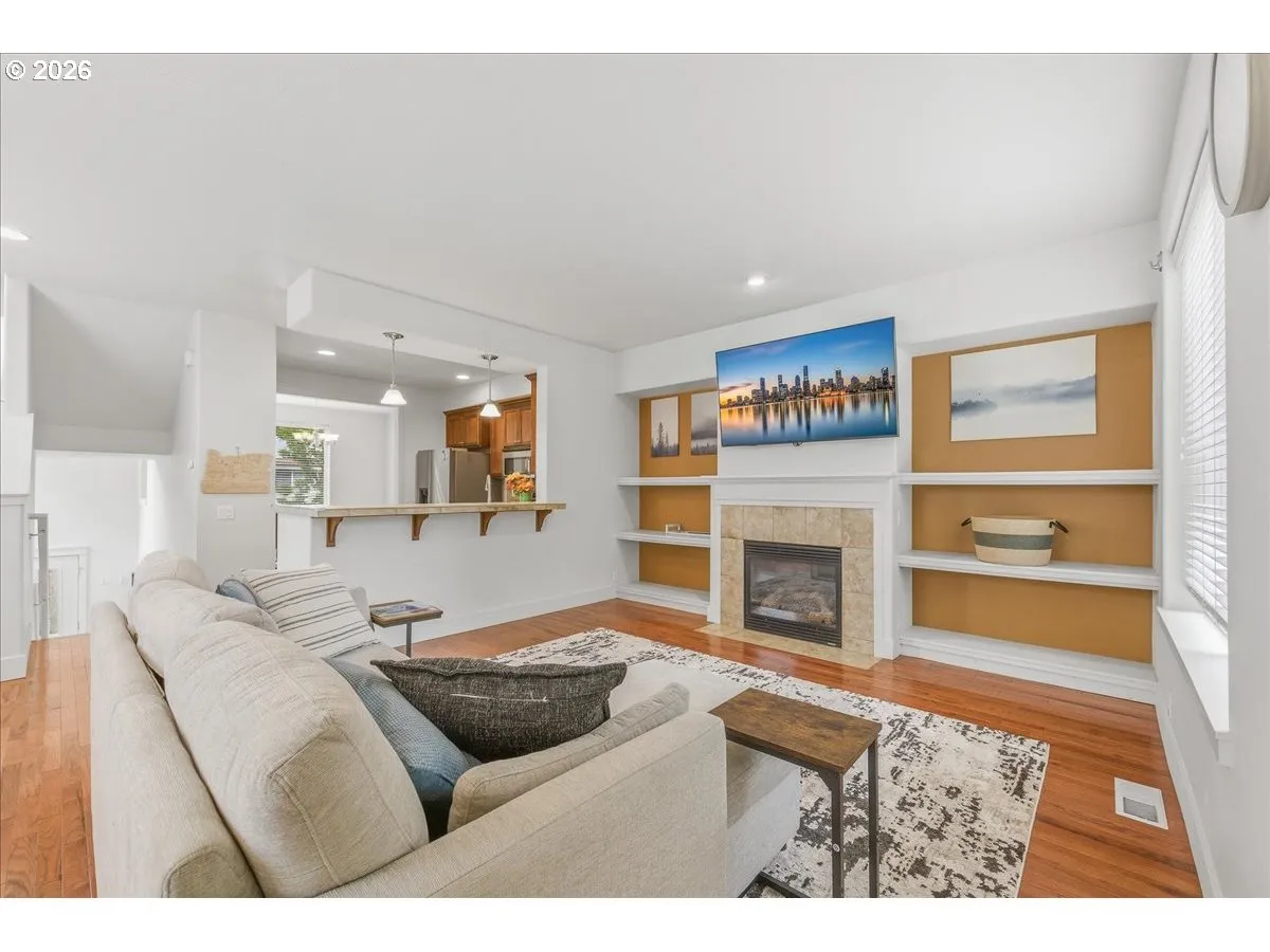 Living Room-Fireplace