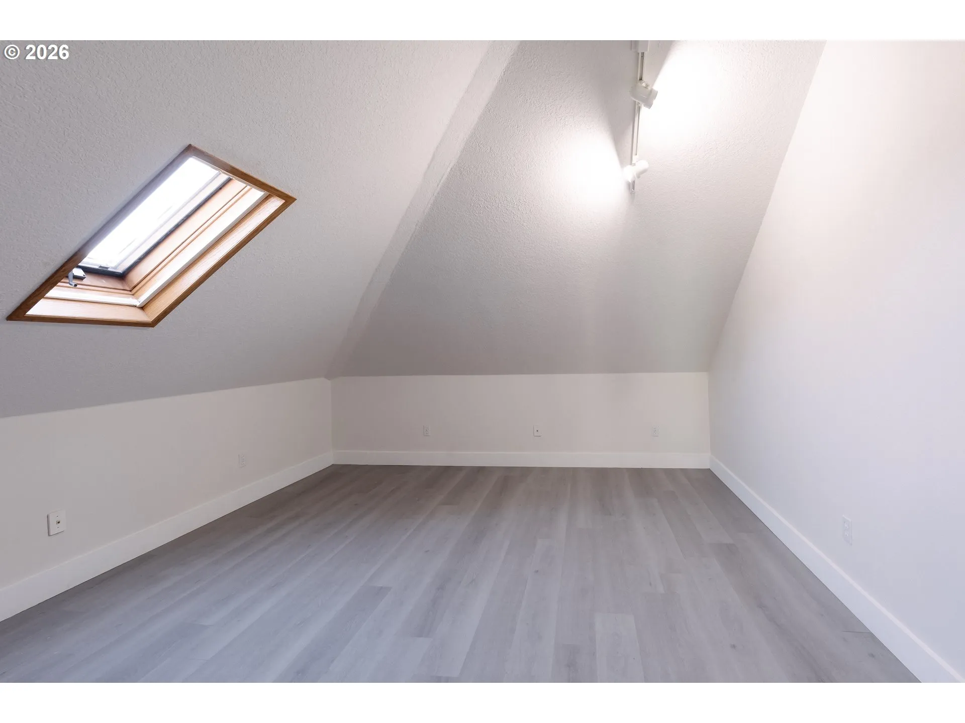 Bonus Room-Upper