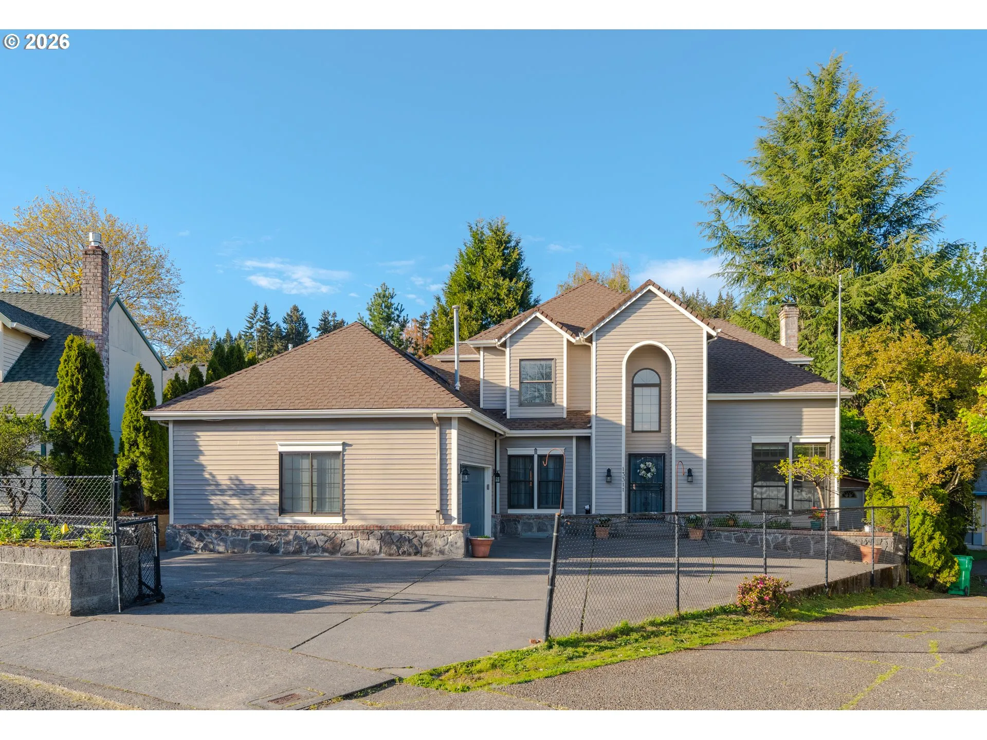 Driveway-Gated
