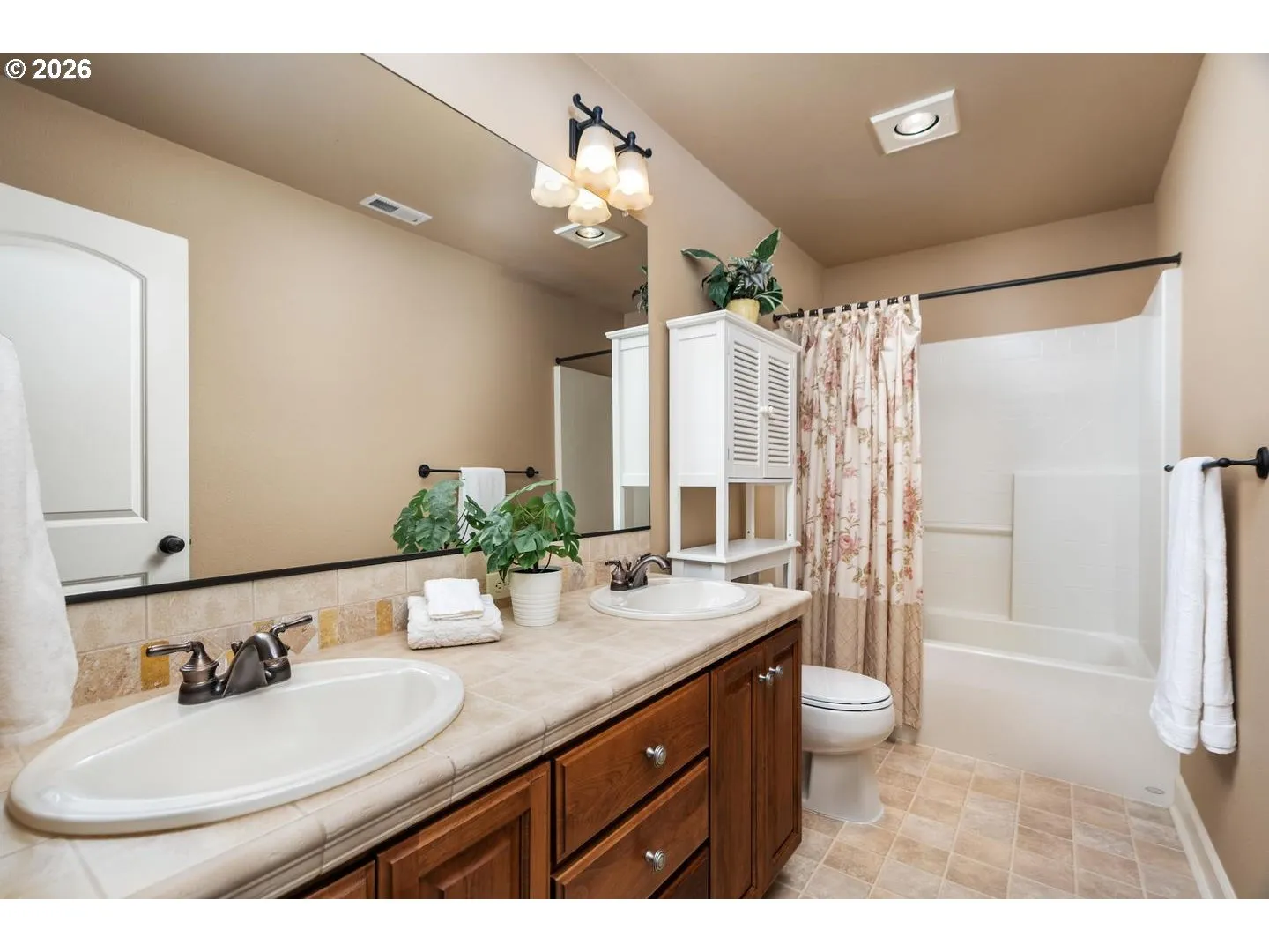 Bathroom-Upper