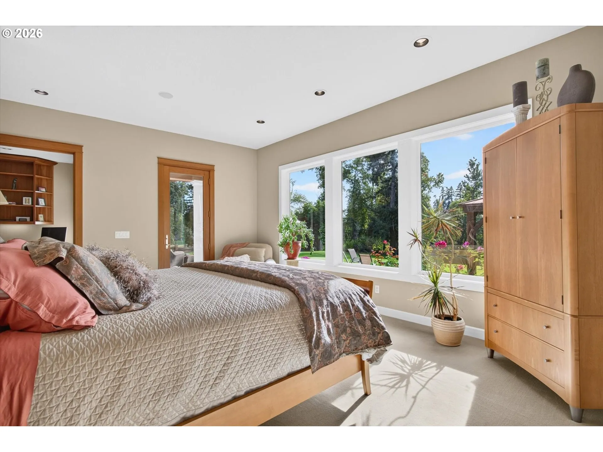Bedroom, Primary