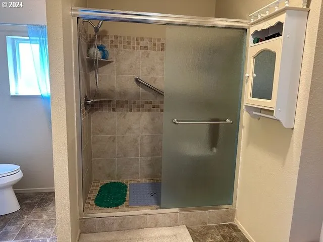 Bathroom-Walk in Shower