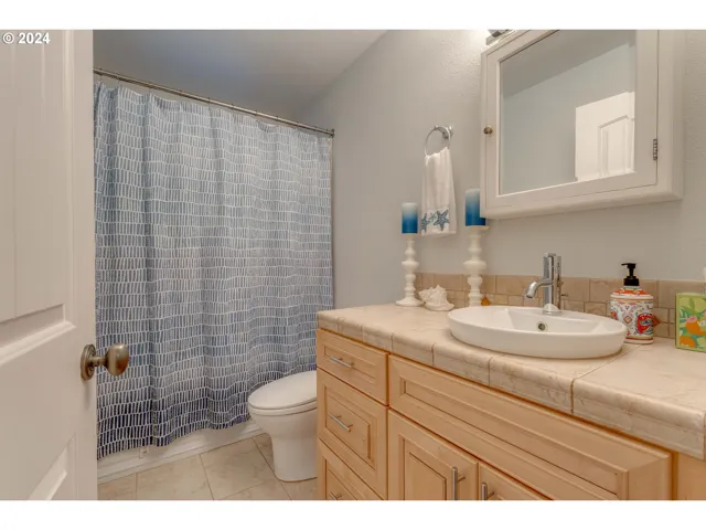 Bathroom-Hall