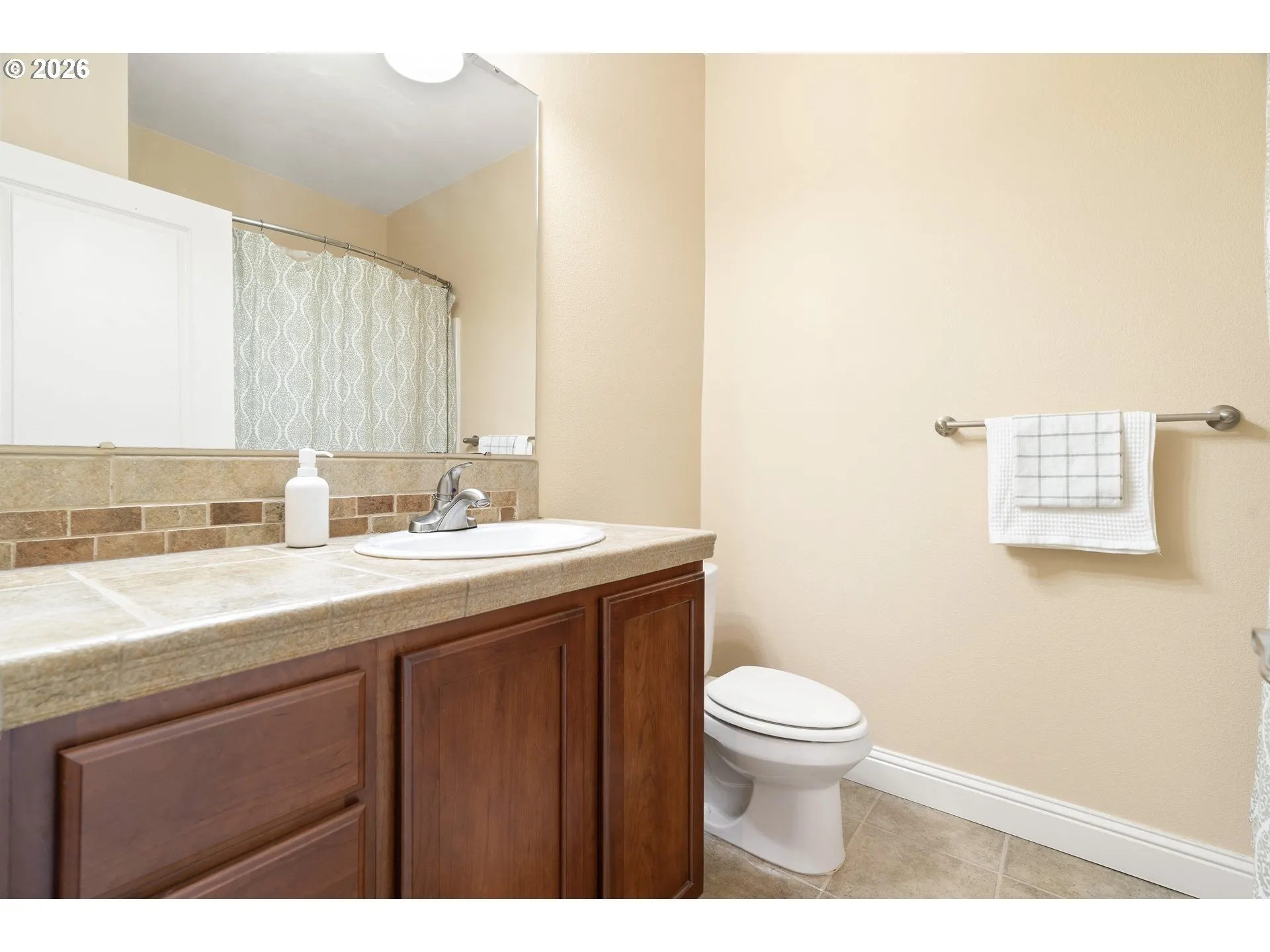 Bathroom-Upper