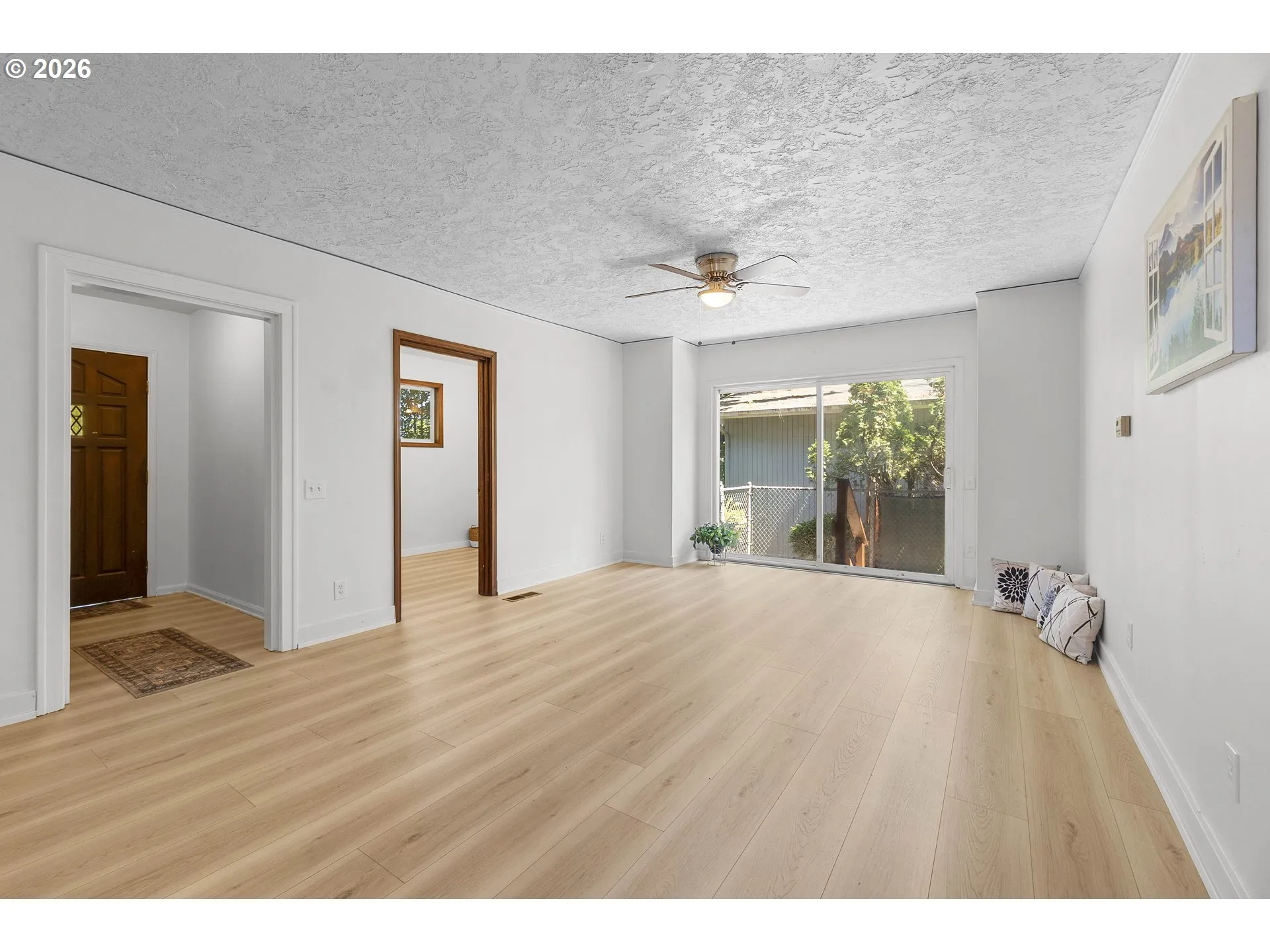 Living Room-Ceiling Fan