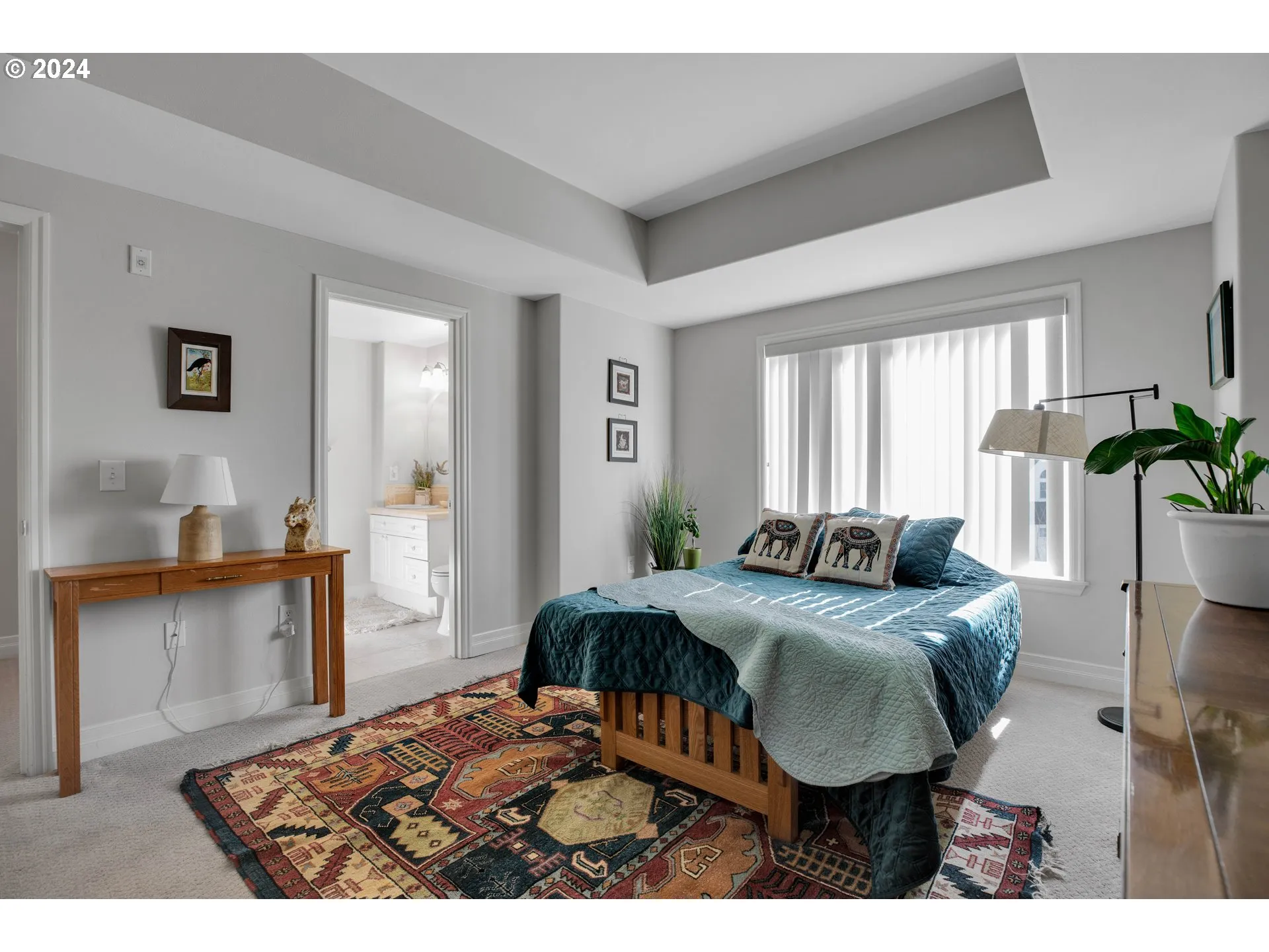 Bedroom-Full Bathroom