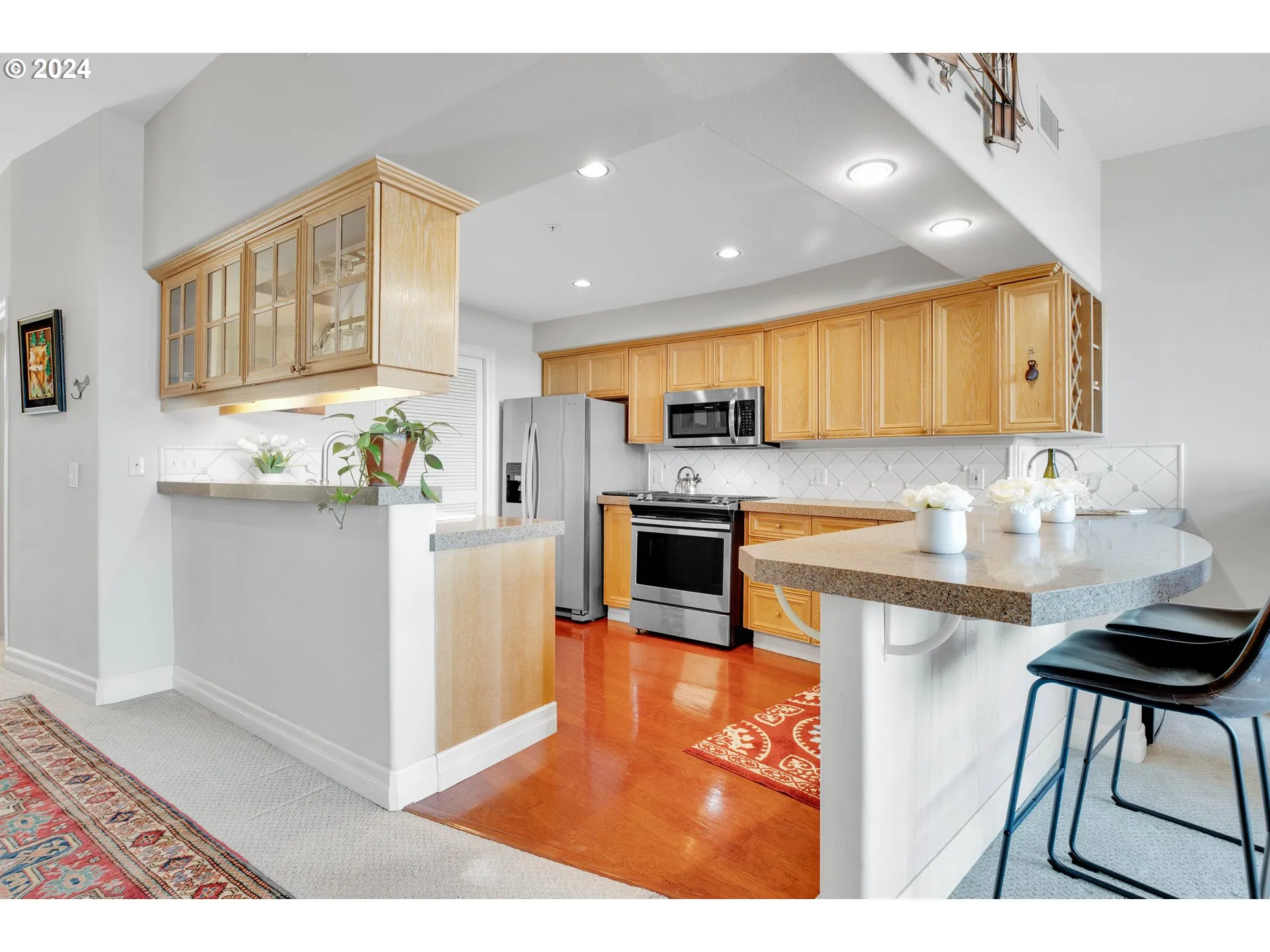 Kitchen-Eating Area