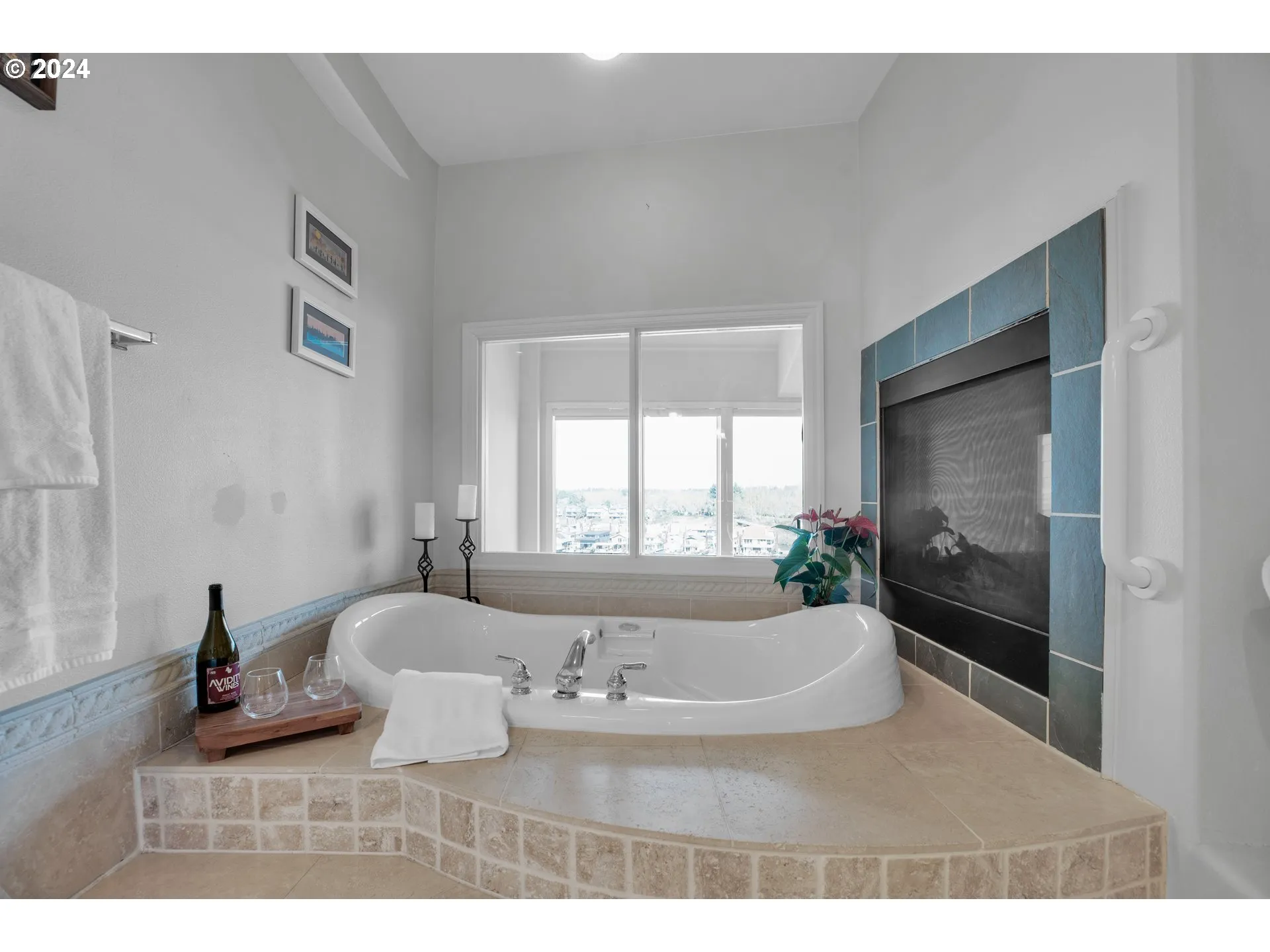 Owner's Suite Bathroom-Garden Tub