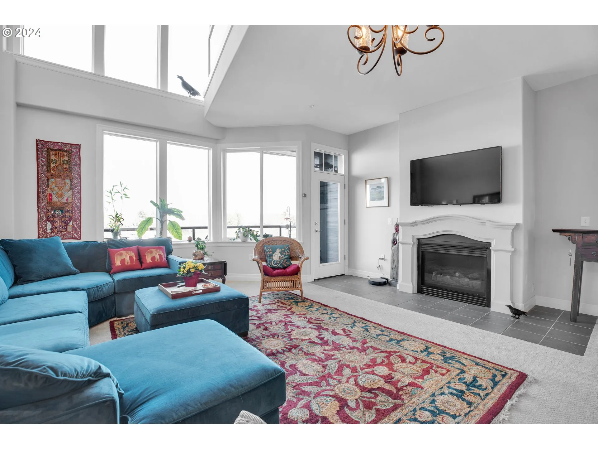 Living Room-Fireplace