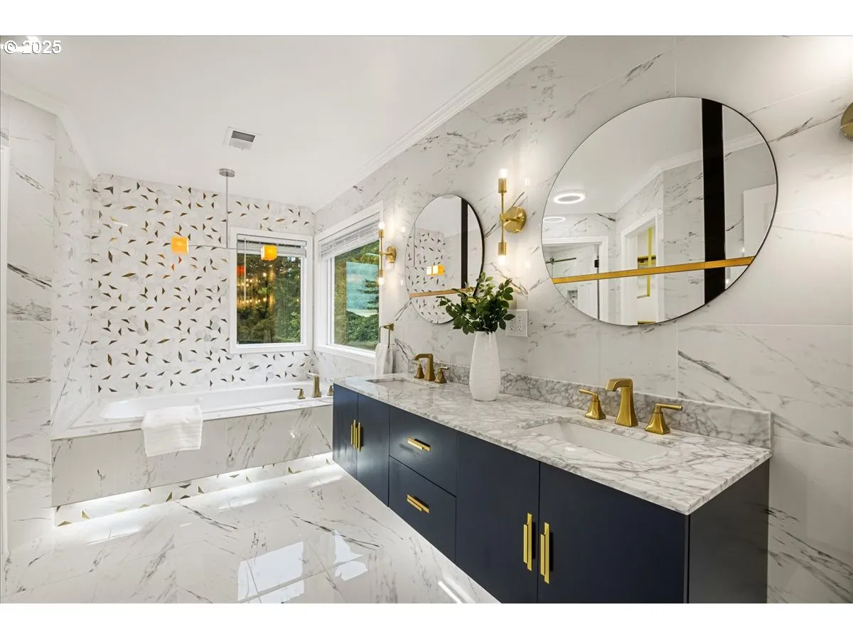Primary Bedroom-Attached Bathroom