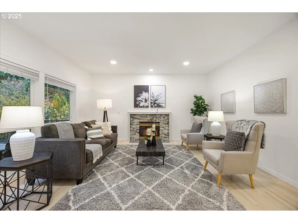 Living Room-Fireplace