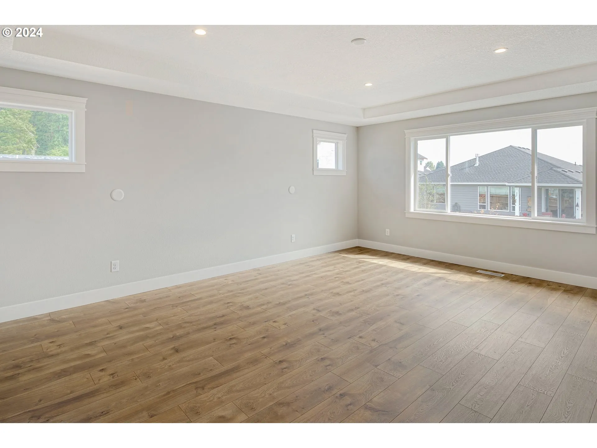 Bedroom, Owner's Suite-Upper
