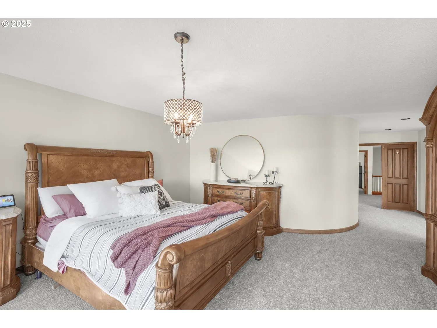 Bedroom, Owner's Suite-Upper
