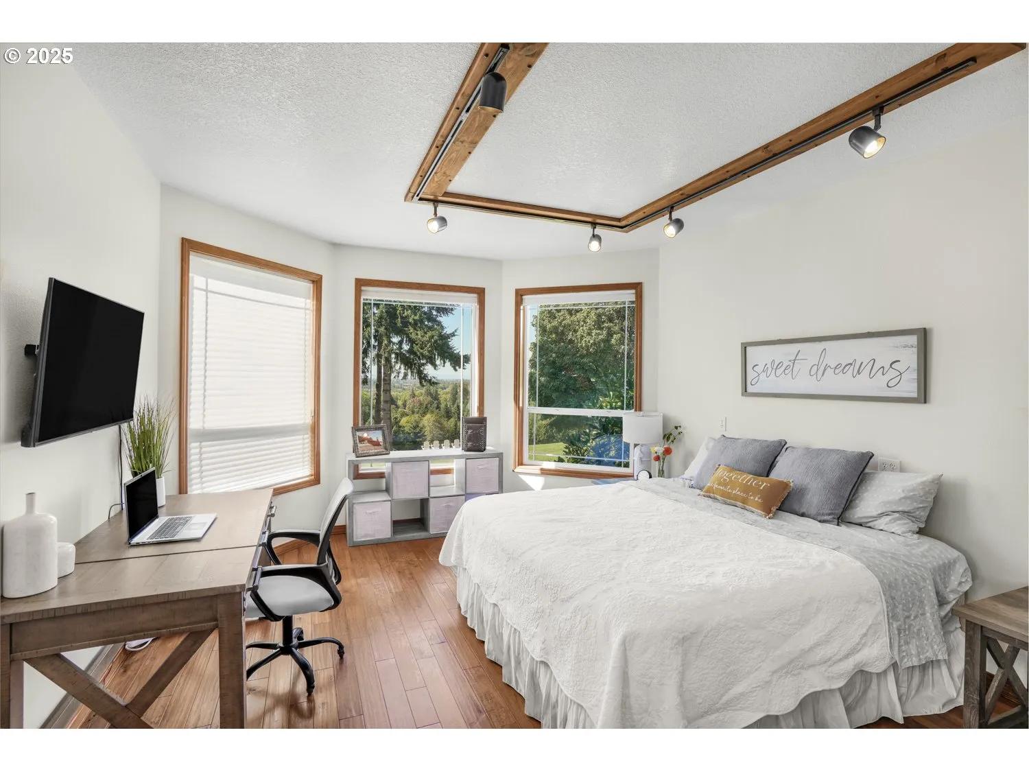 Bedroom-Main