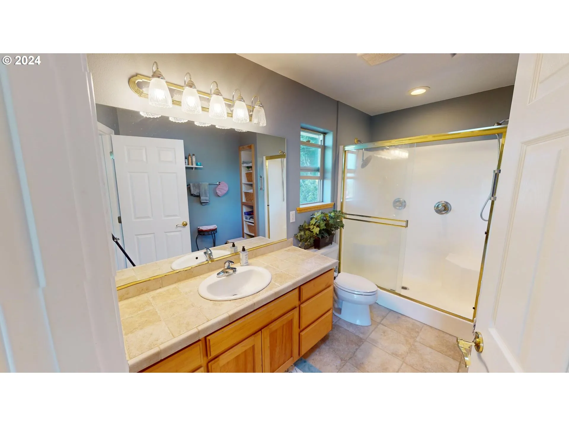 Owner's Suite Bedroom-Walk in Shower