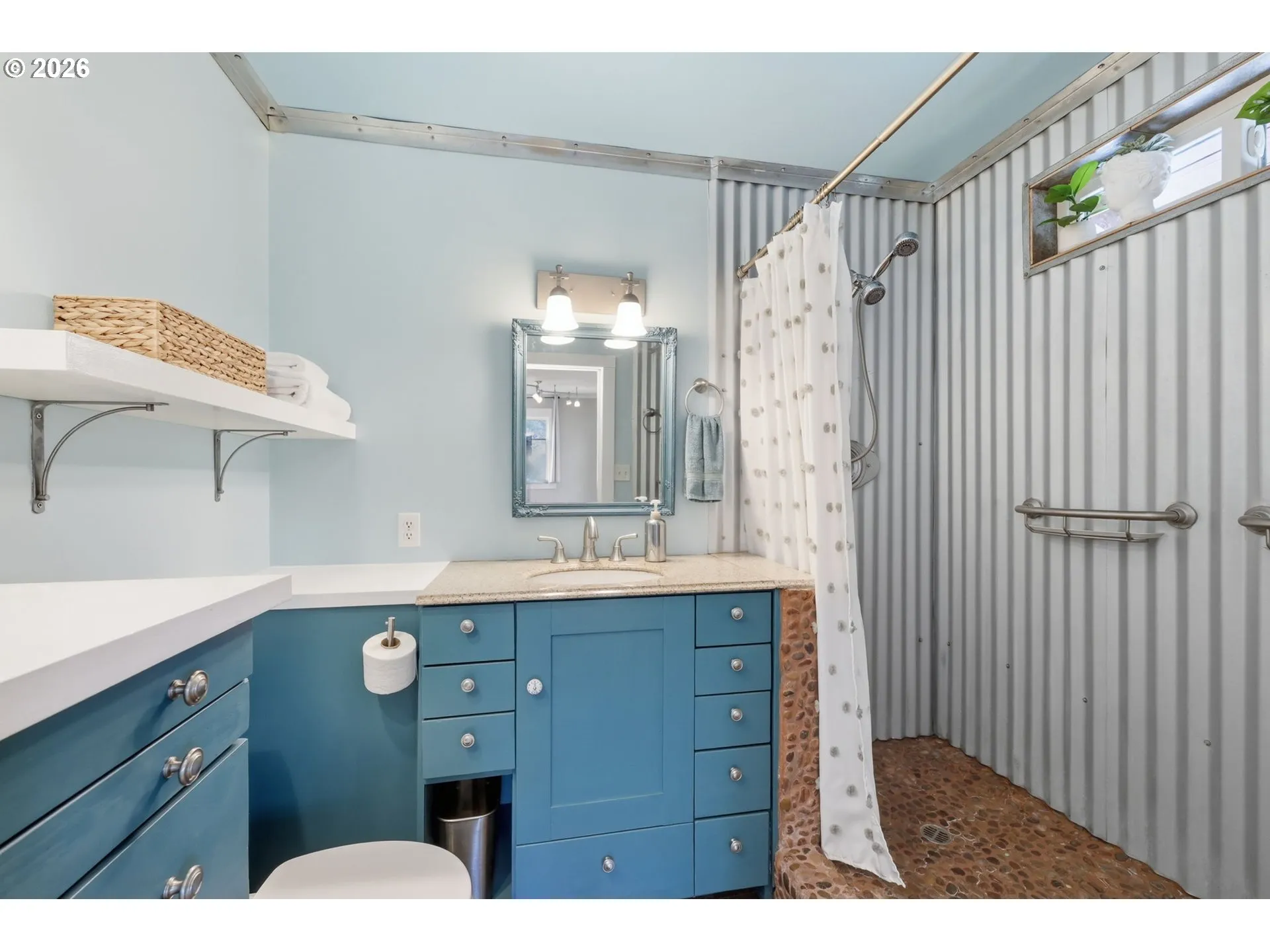 Bathroom-Upper