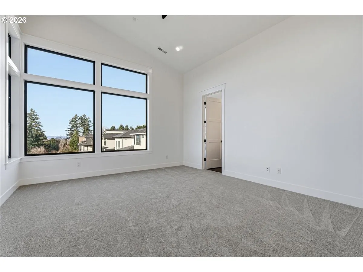 Bedroom, Primary-Vaulted Ceilings