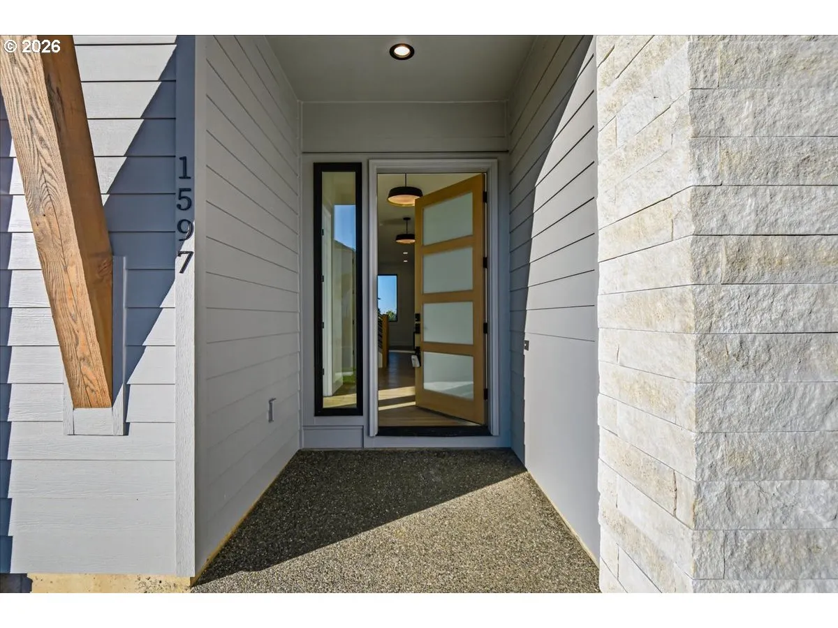 Entrance/Foyer