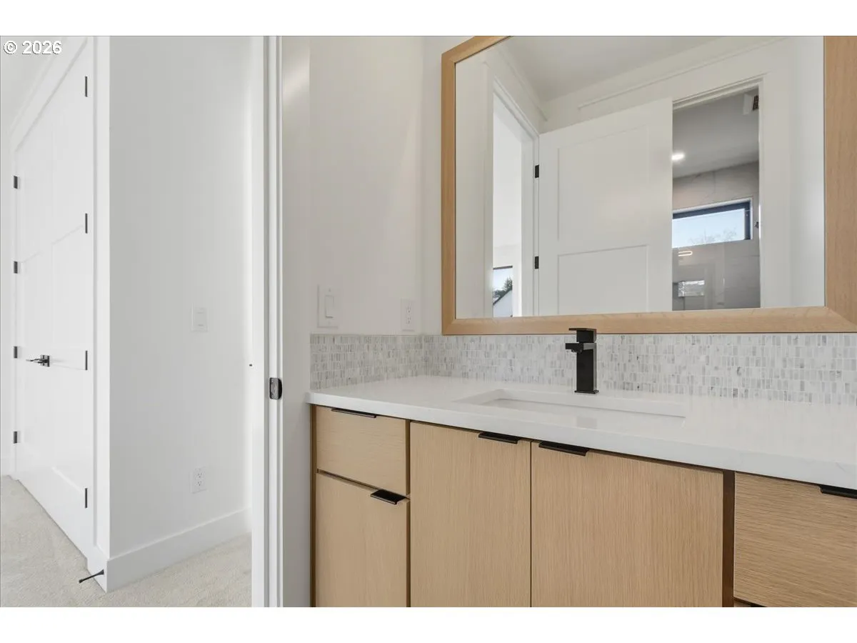 Bathroom, Attached