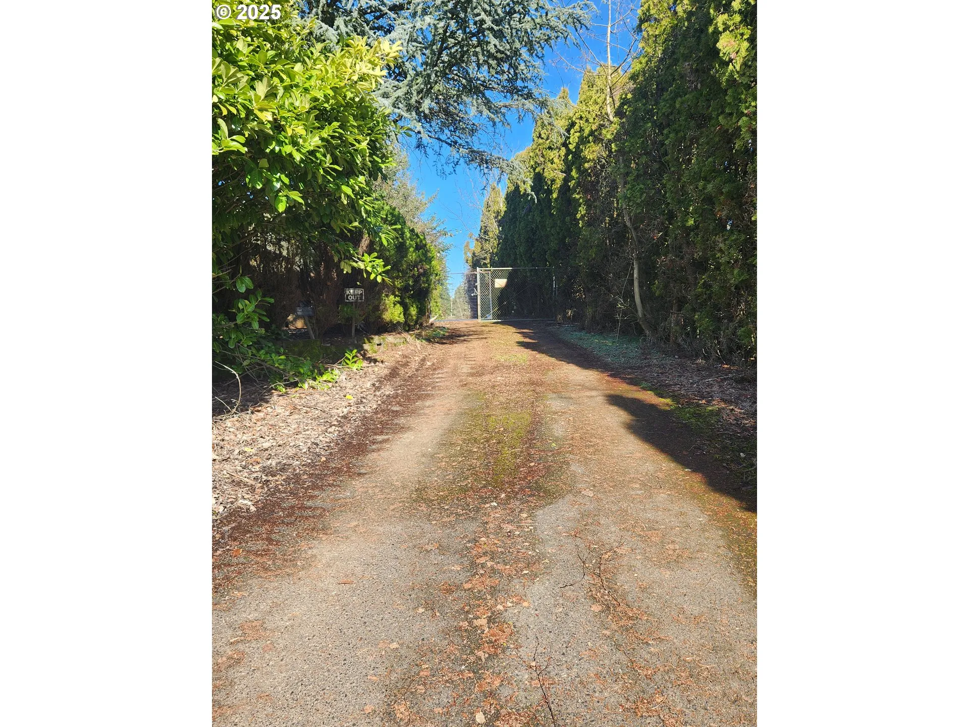 Driveway-Gated