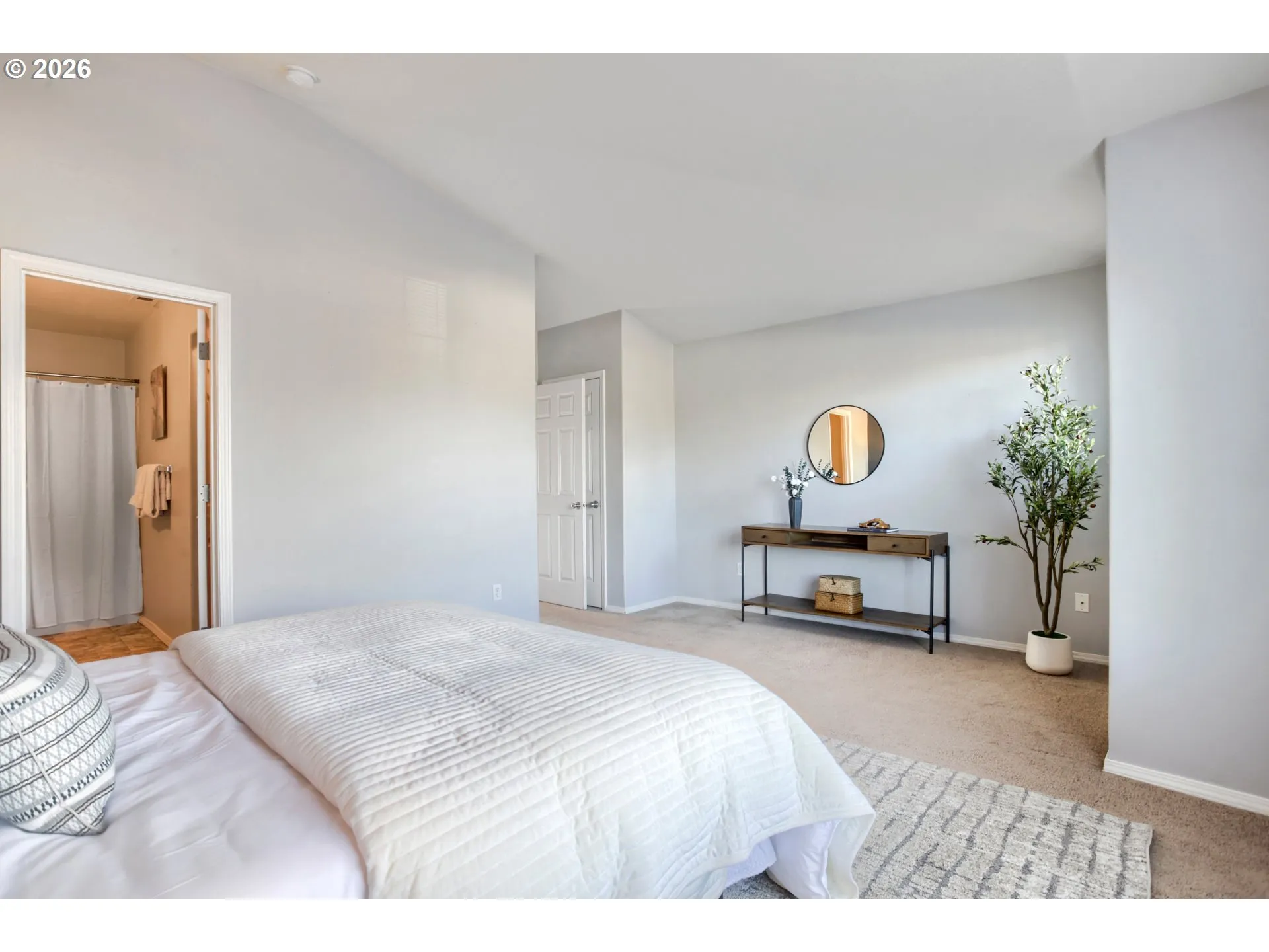 Bedroom, Primary-Upper