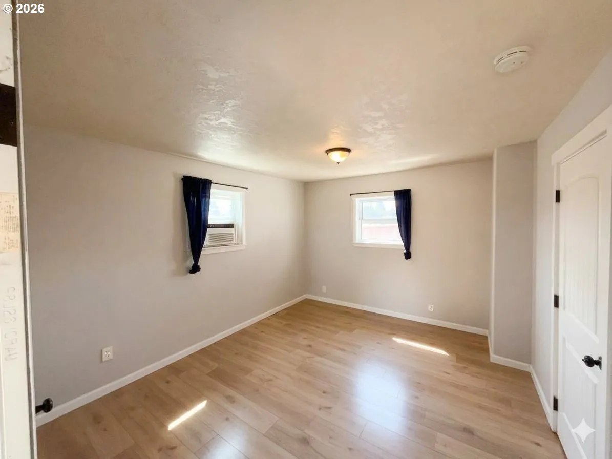 Bedroom, Primary