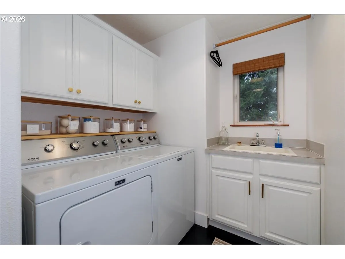 Laundry-Upper