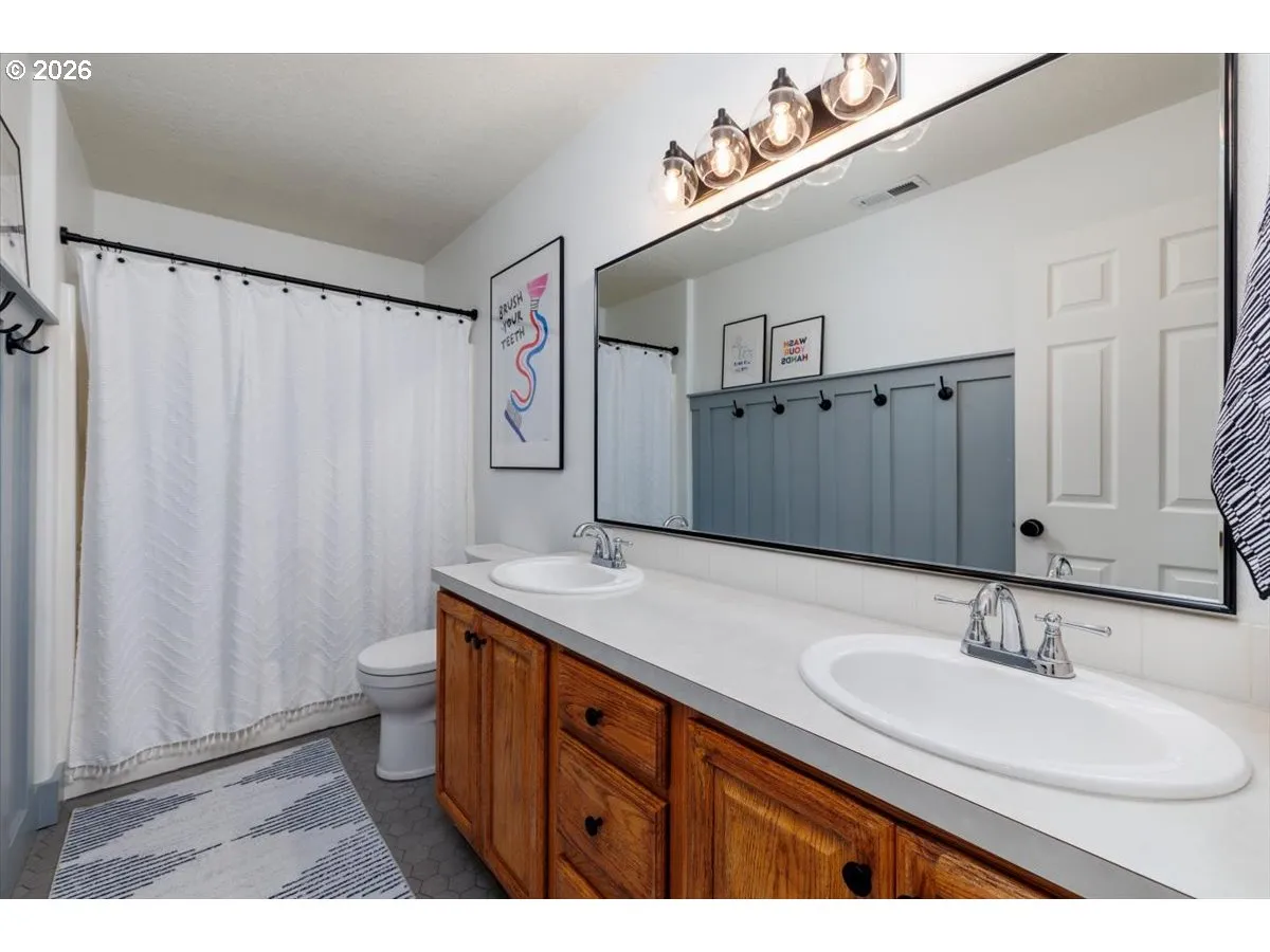 Bathroom-Upper