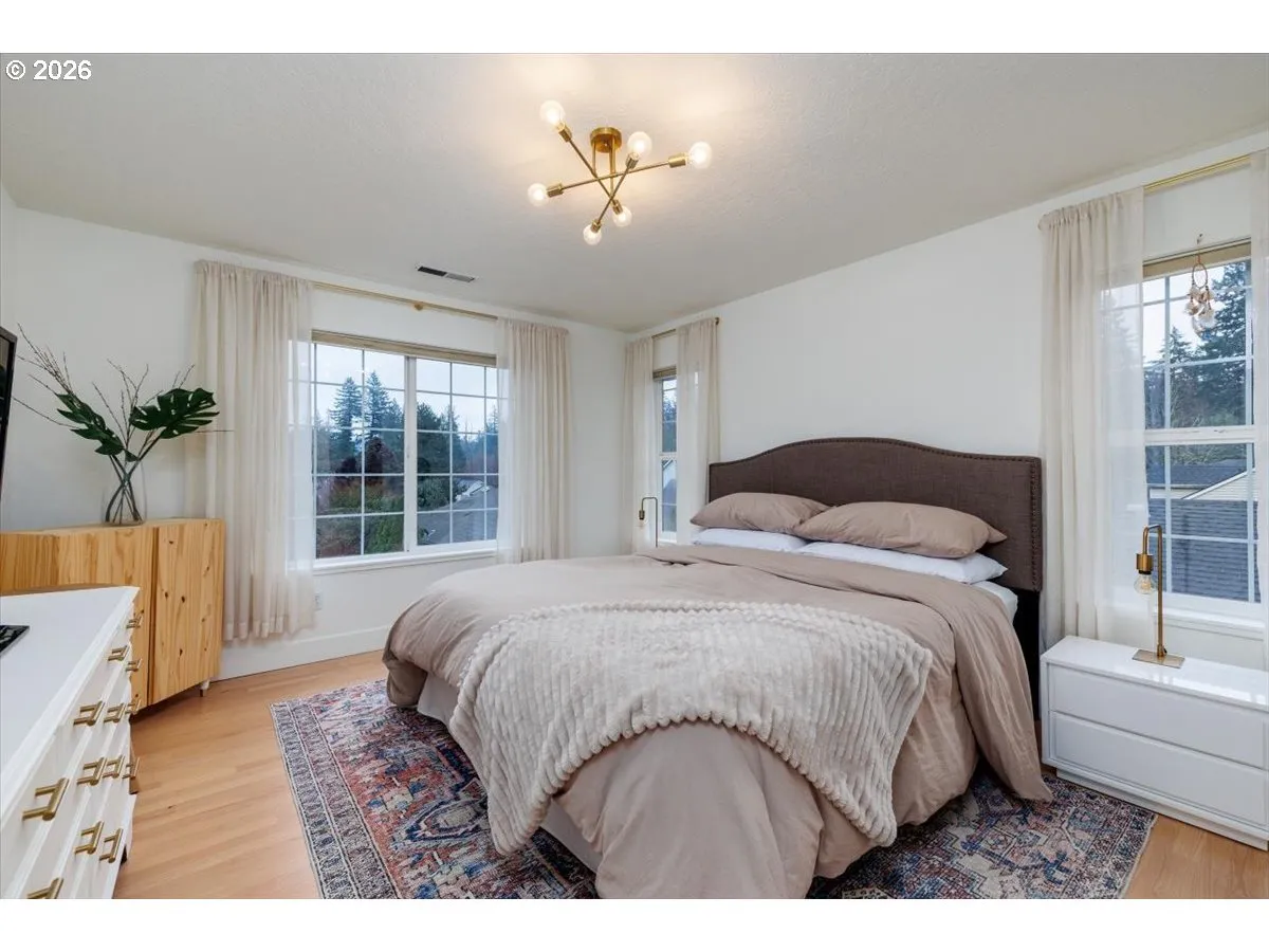 Primary Bedroom-Upper