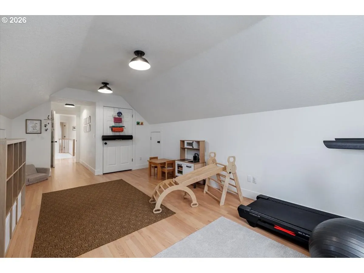 Bonus Room-Upper